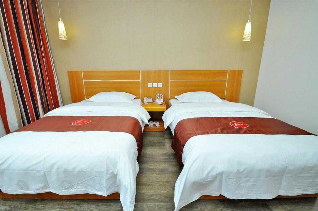 Mainland Chinese Citizens - Standard Twin Room photo 3