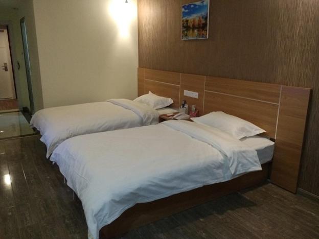Standard Twin Room photo 2