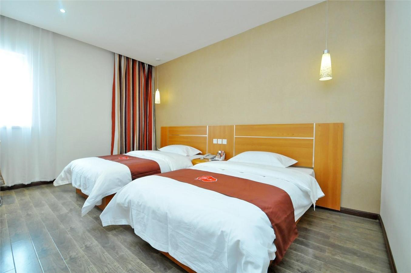 Mainland Chinese Citizens - Standard Twin Room photo 2