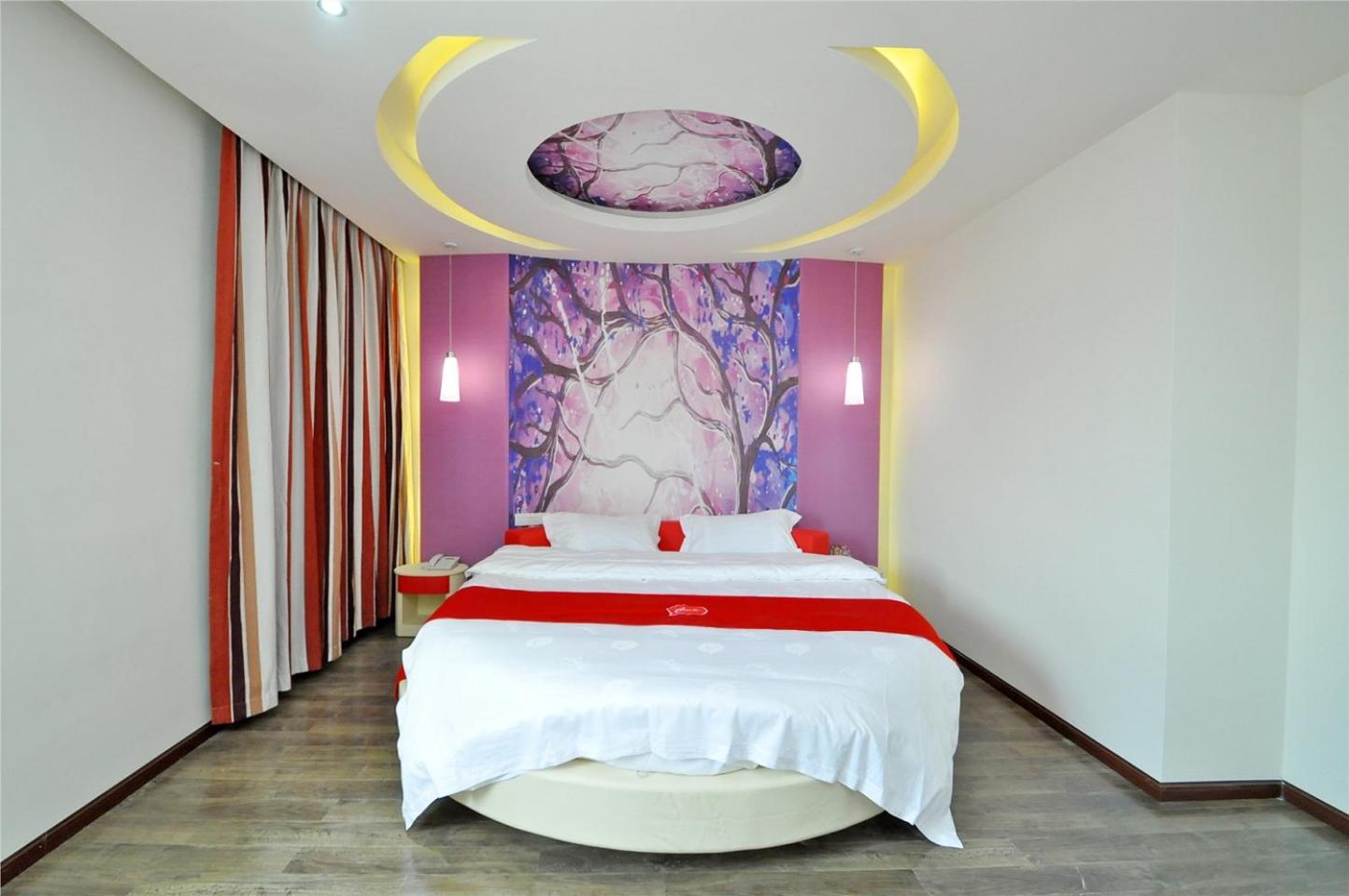 Mainland Chinese Citizens - Flavour Round Bed Room photo 3