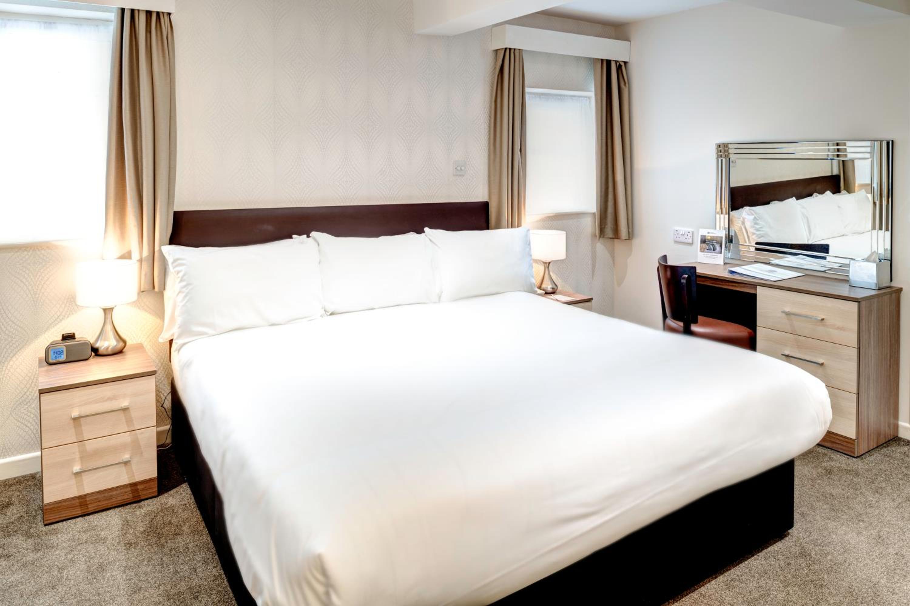 Executive King Room - Non-Smoking - Photo 1