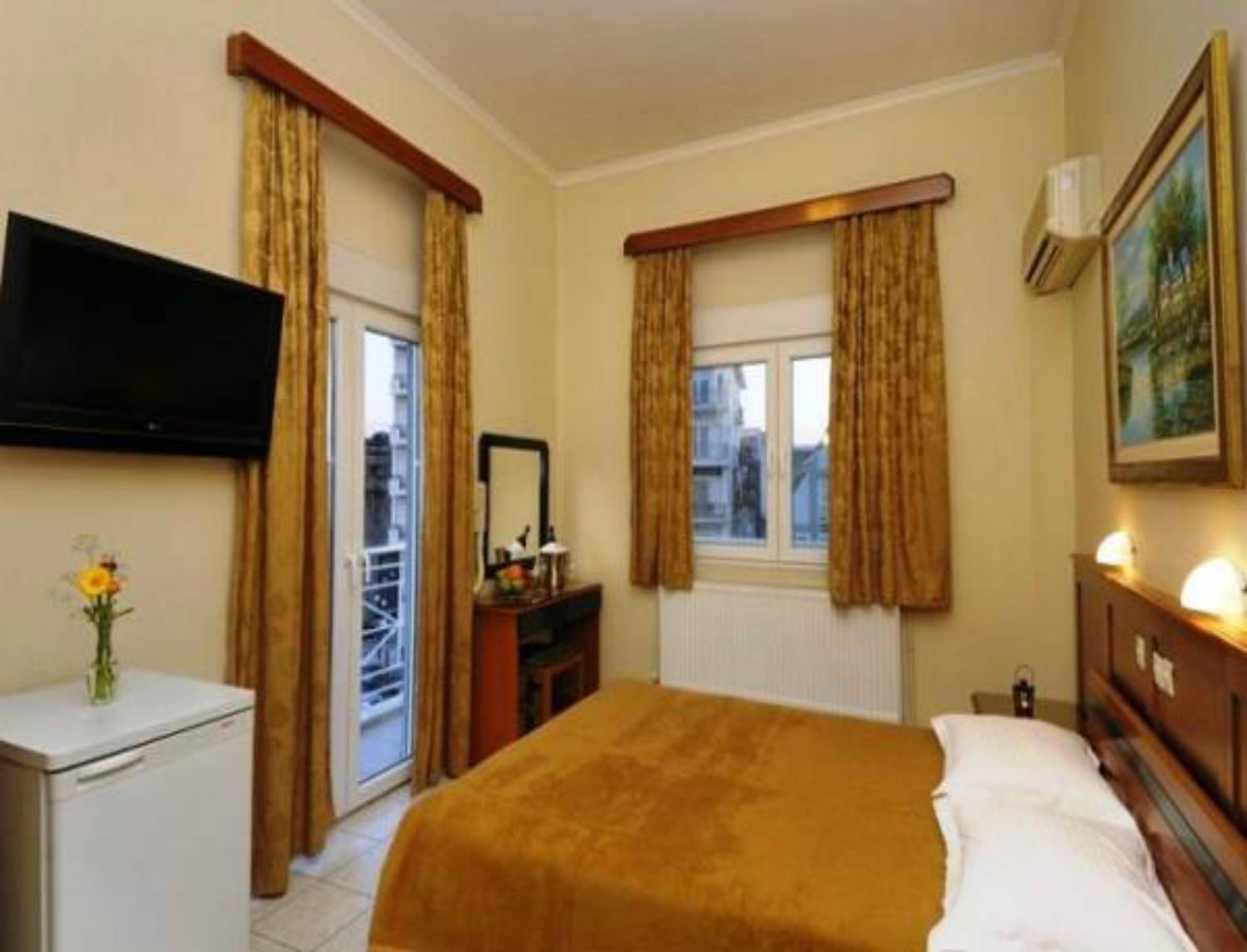 Double or Twin Room - Photo 1