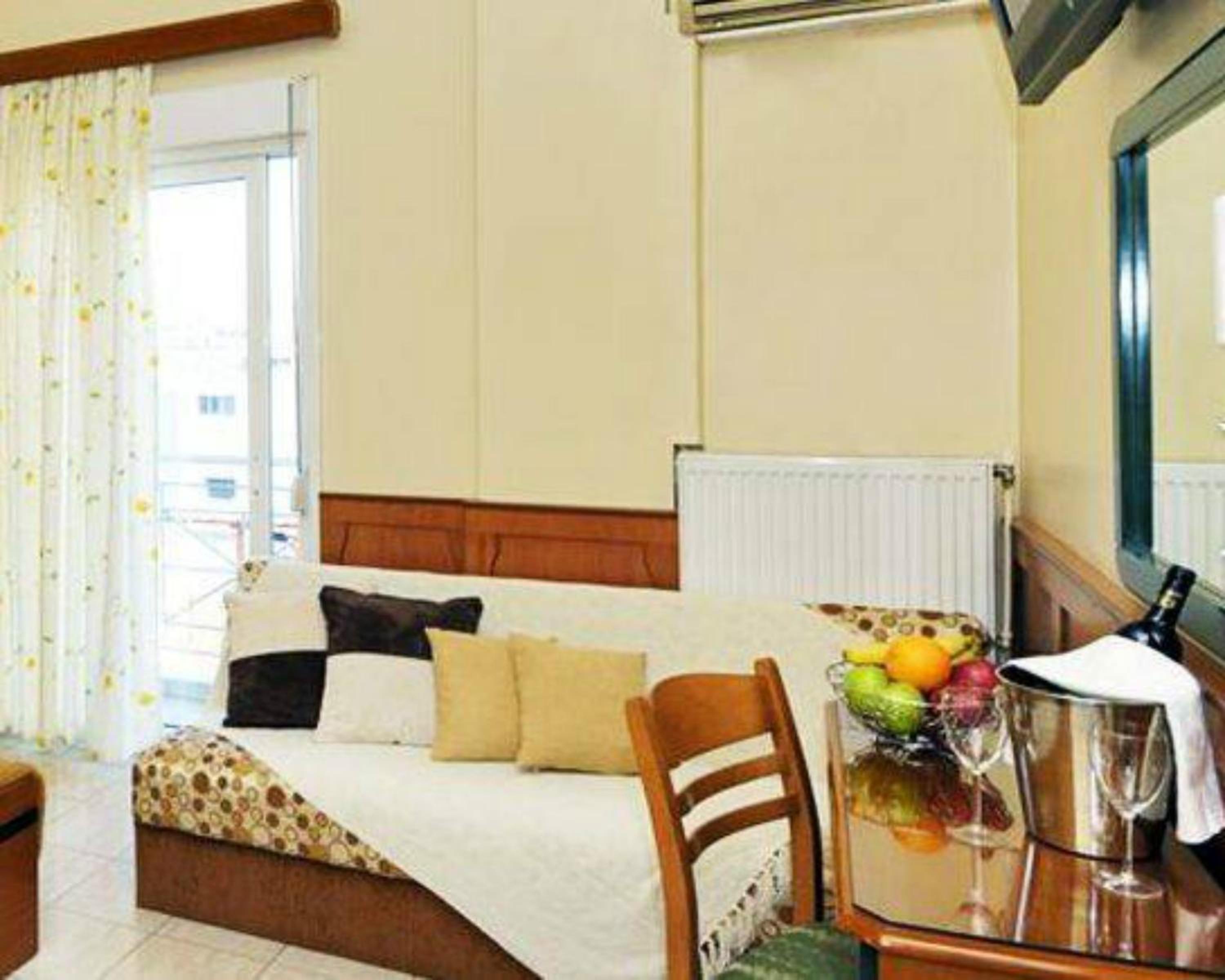 Triple Room - Photo 1