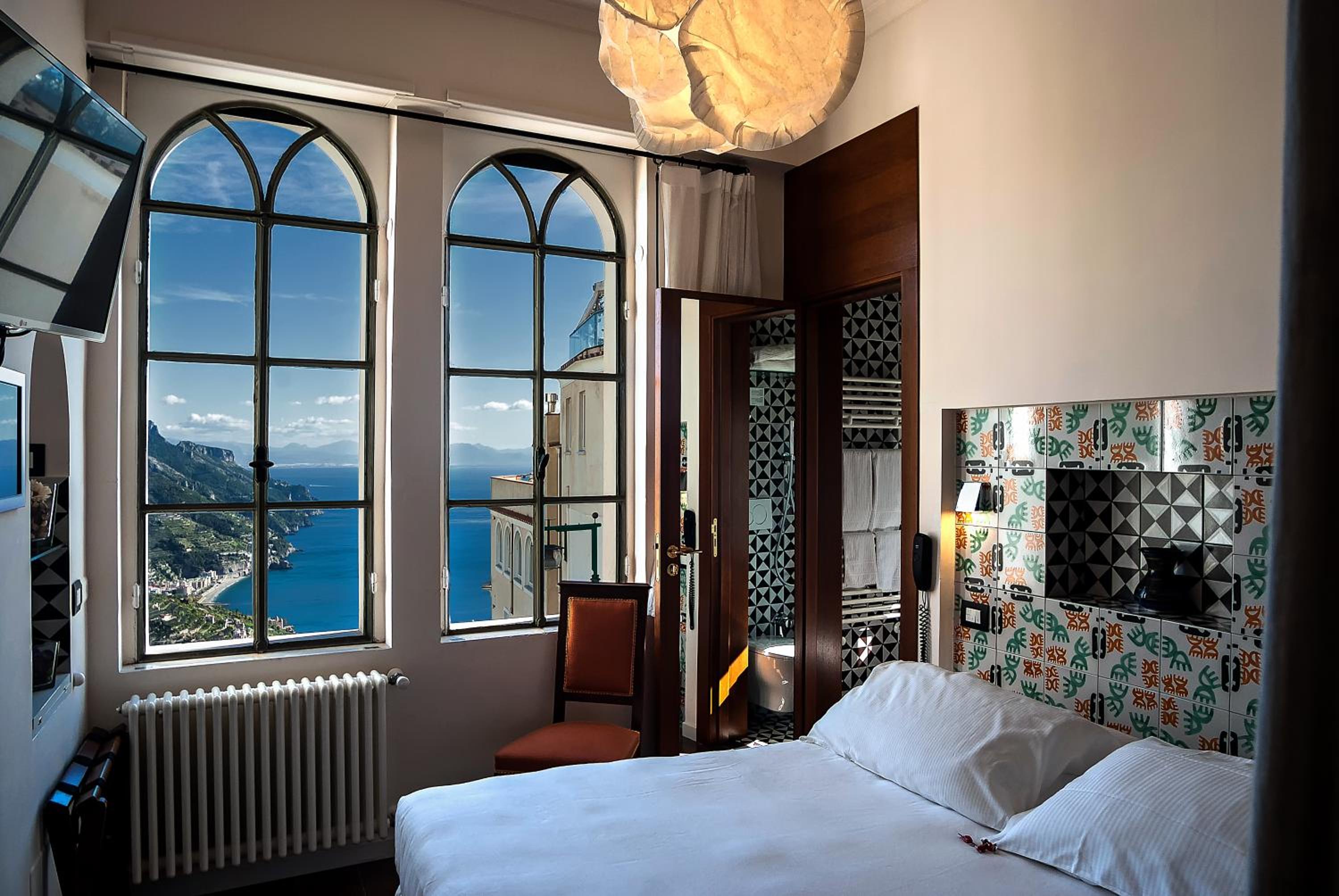 Small Double or Twin Room with Sea View photo 3