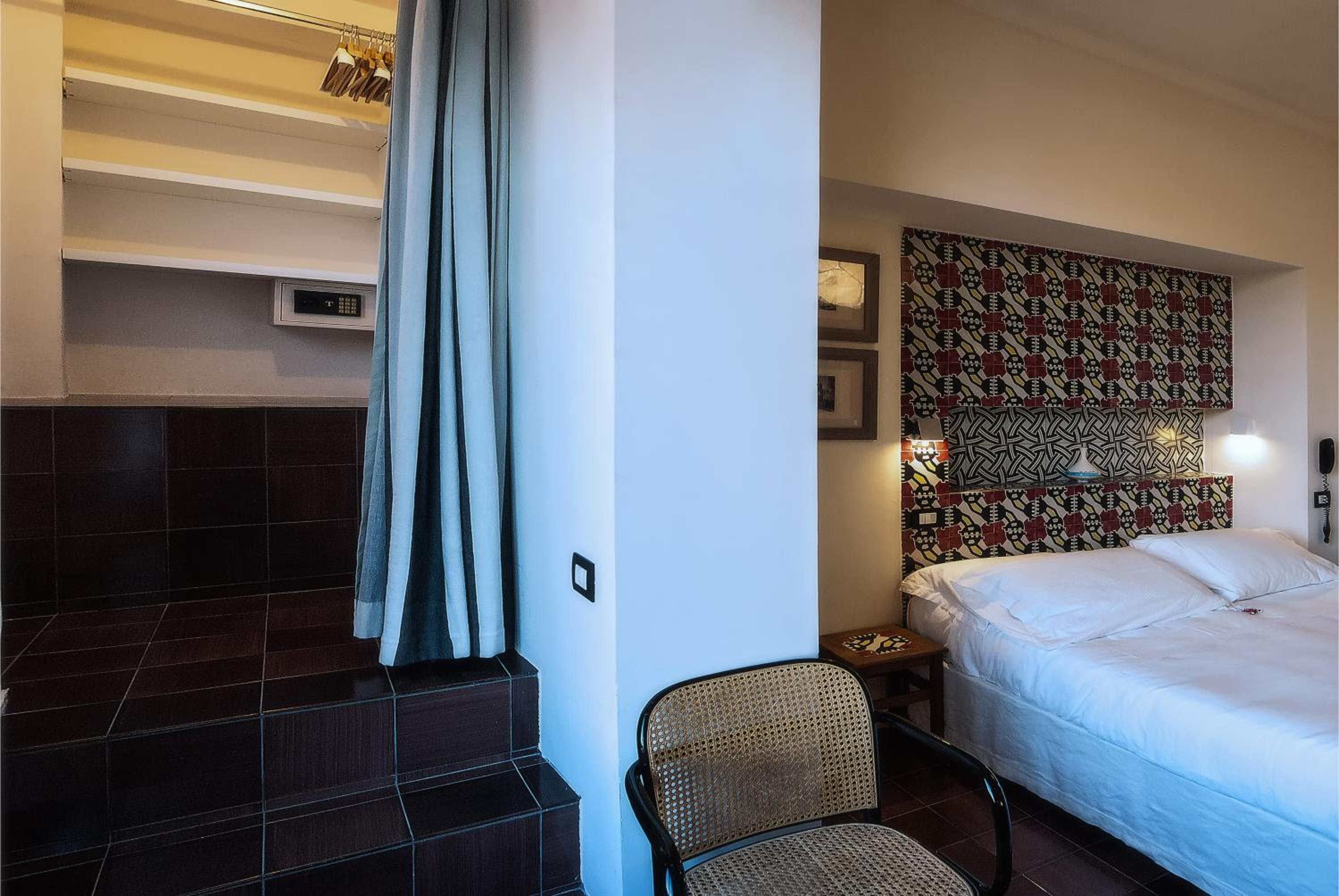 Double or Twin Room with Sea View photo 3