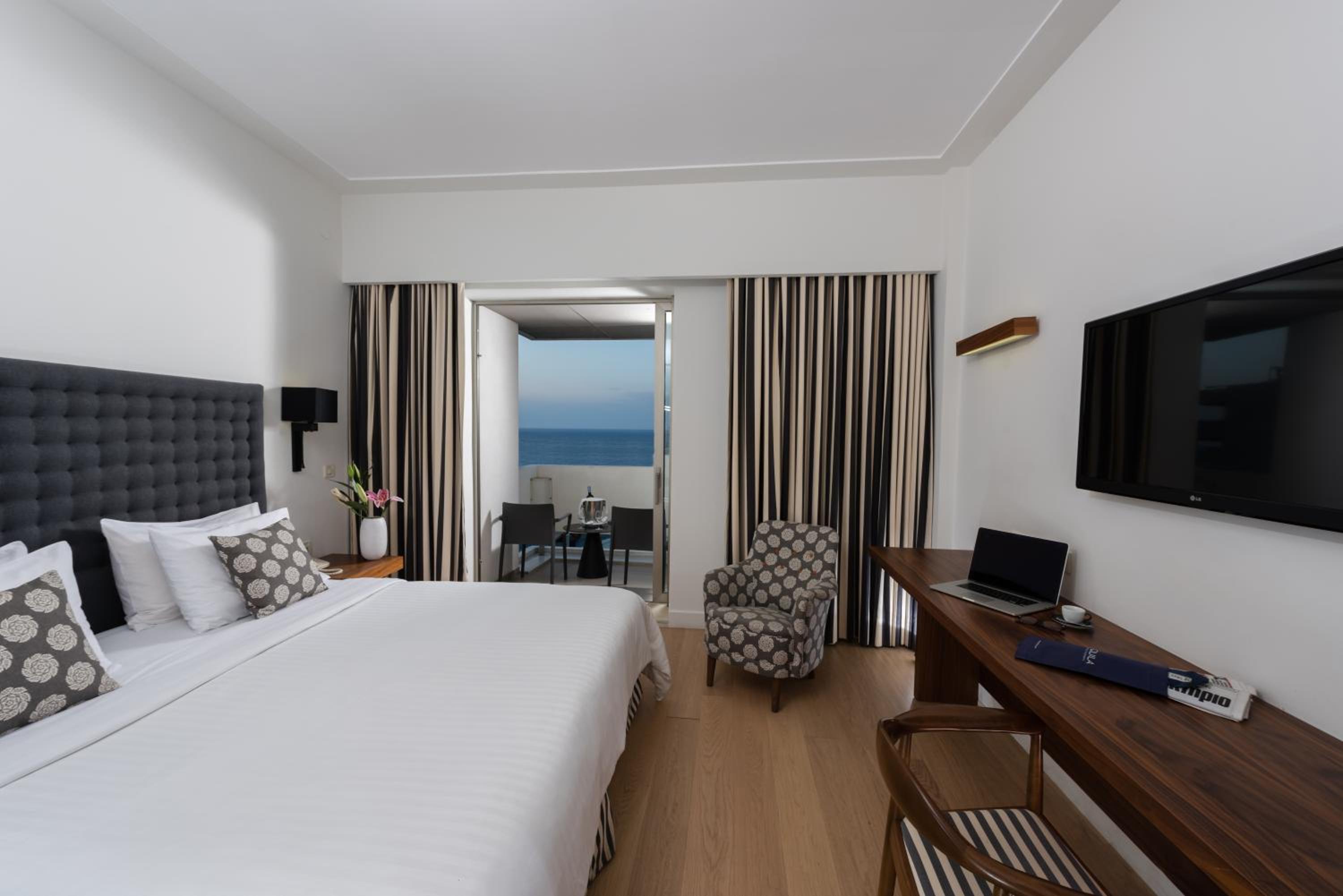 Executive Room Harbor View photo 3