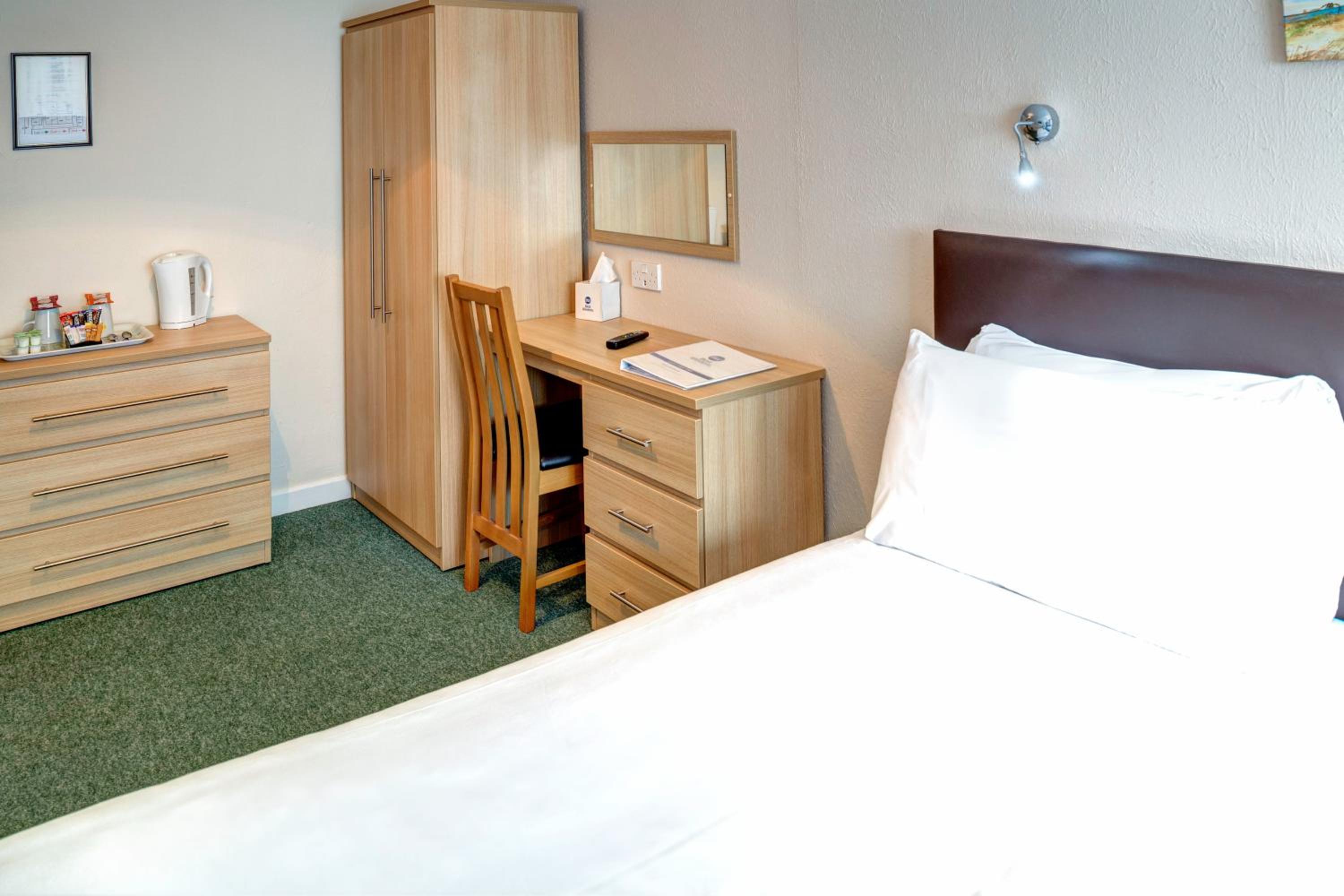 Standard Double Room - Non-Smoking - Photo 3