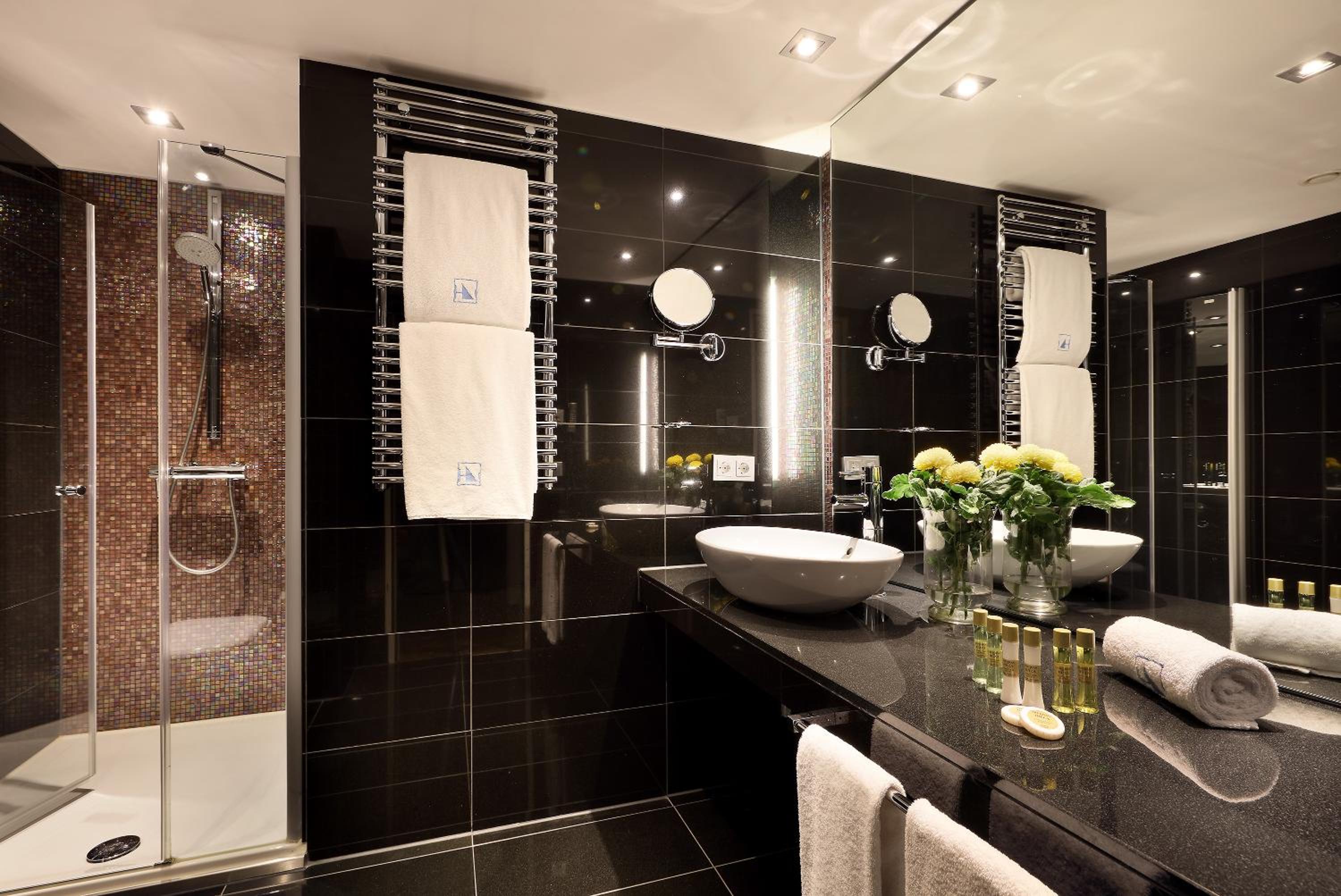 Double or Twin Room - Photo 2