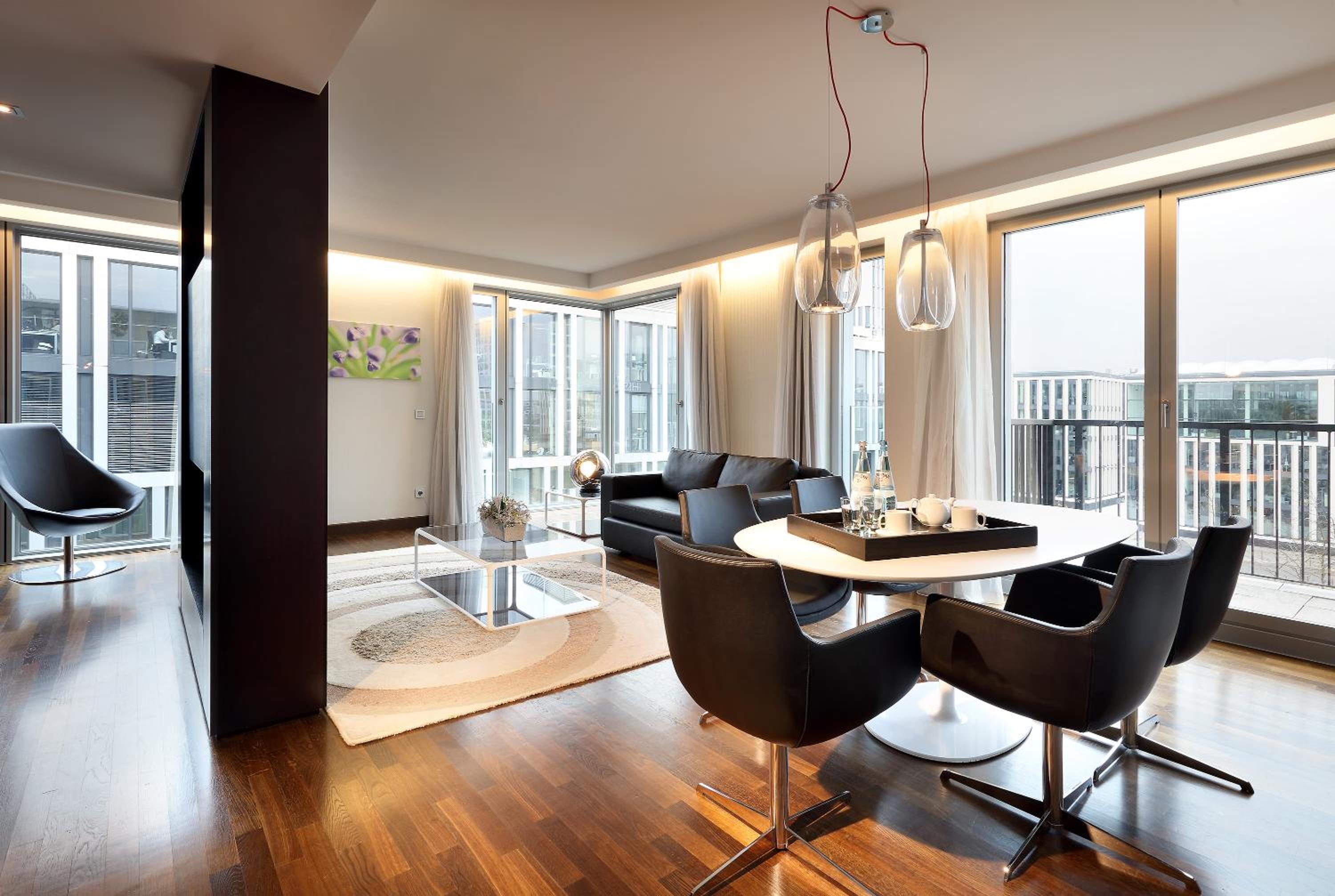 Family Room (3 Adults)