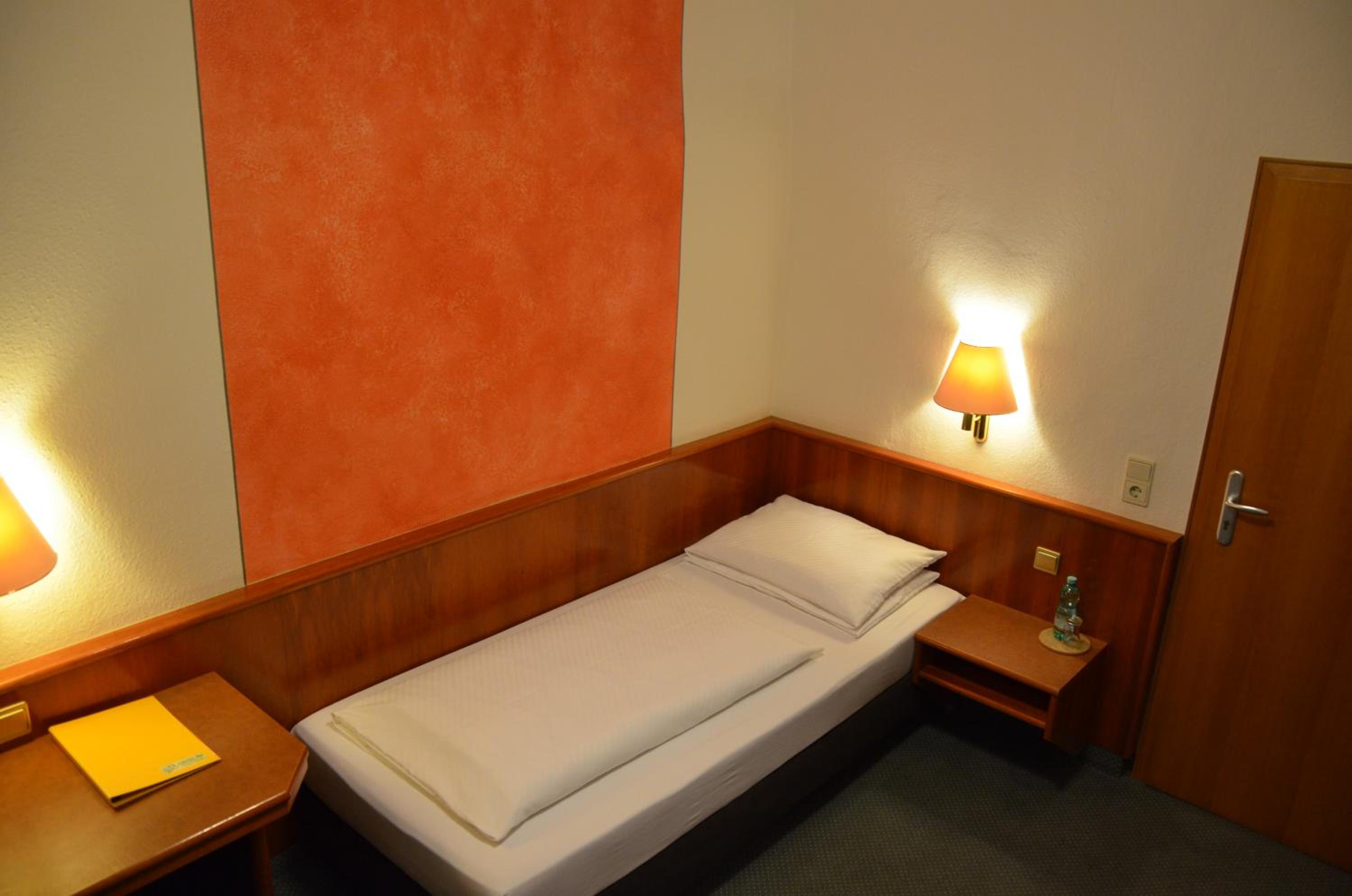 Single Room photo 2