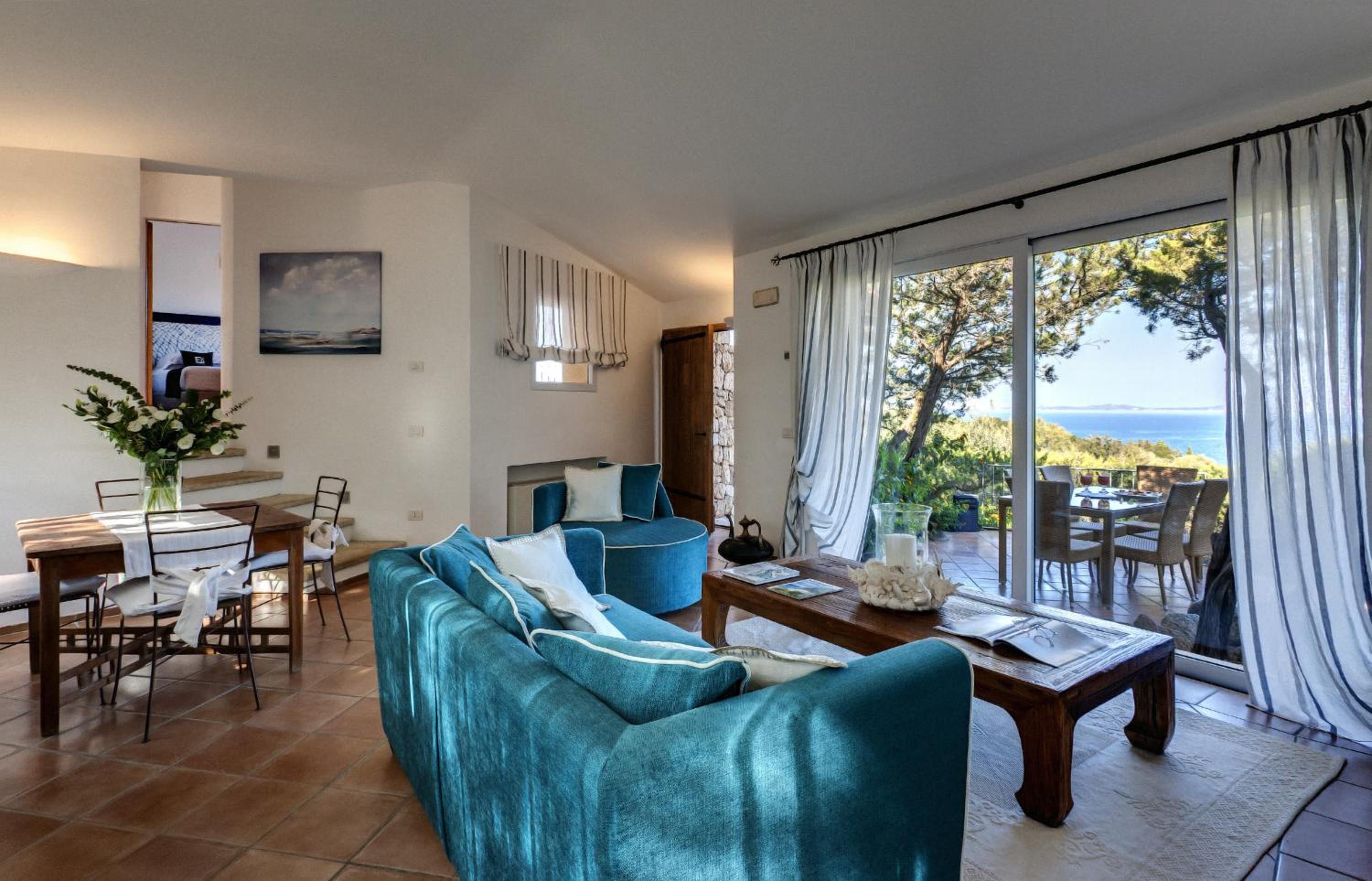 Three-Bedroom Villa with Private Pool photo 2