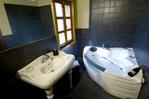 Superior Double Room with Hydromassage Bath - Photo 3