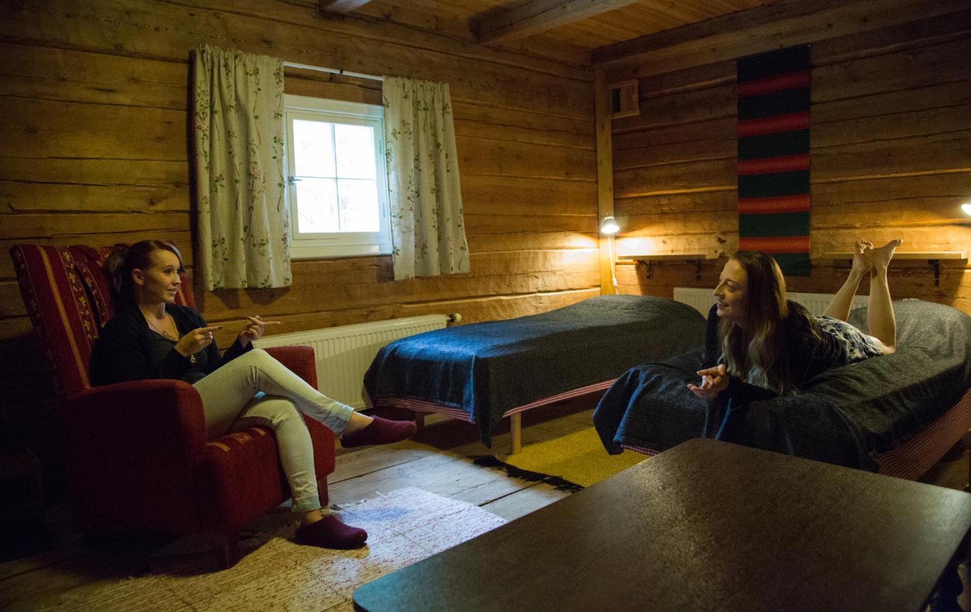 Twin Room - Photo 3