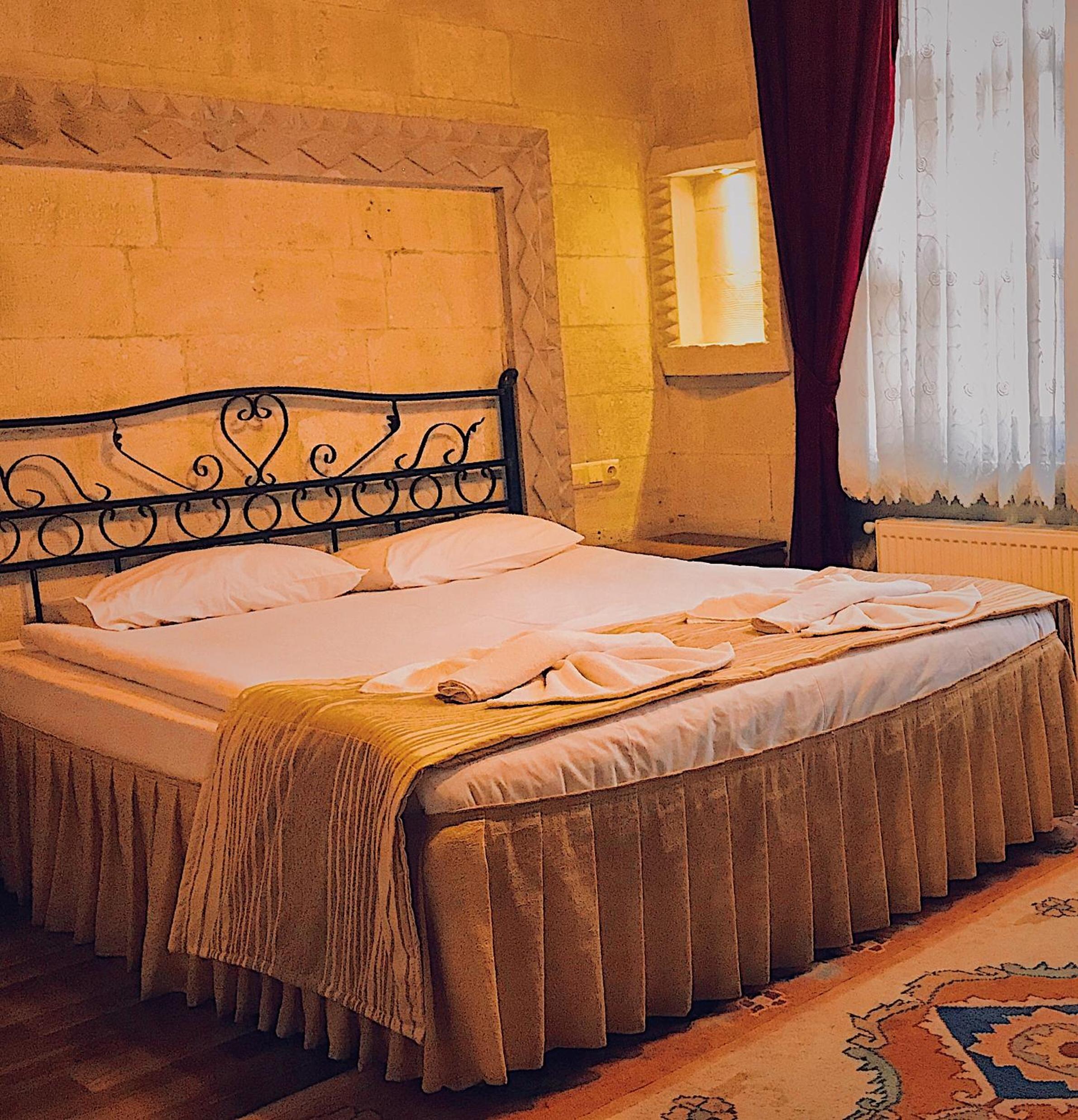 Deluxe Double Room with Bath photo 1