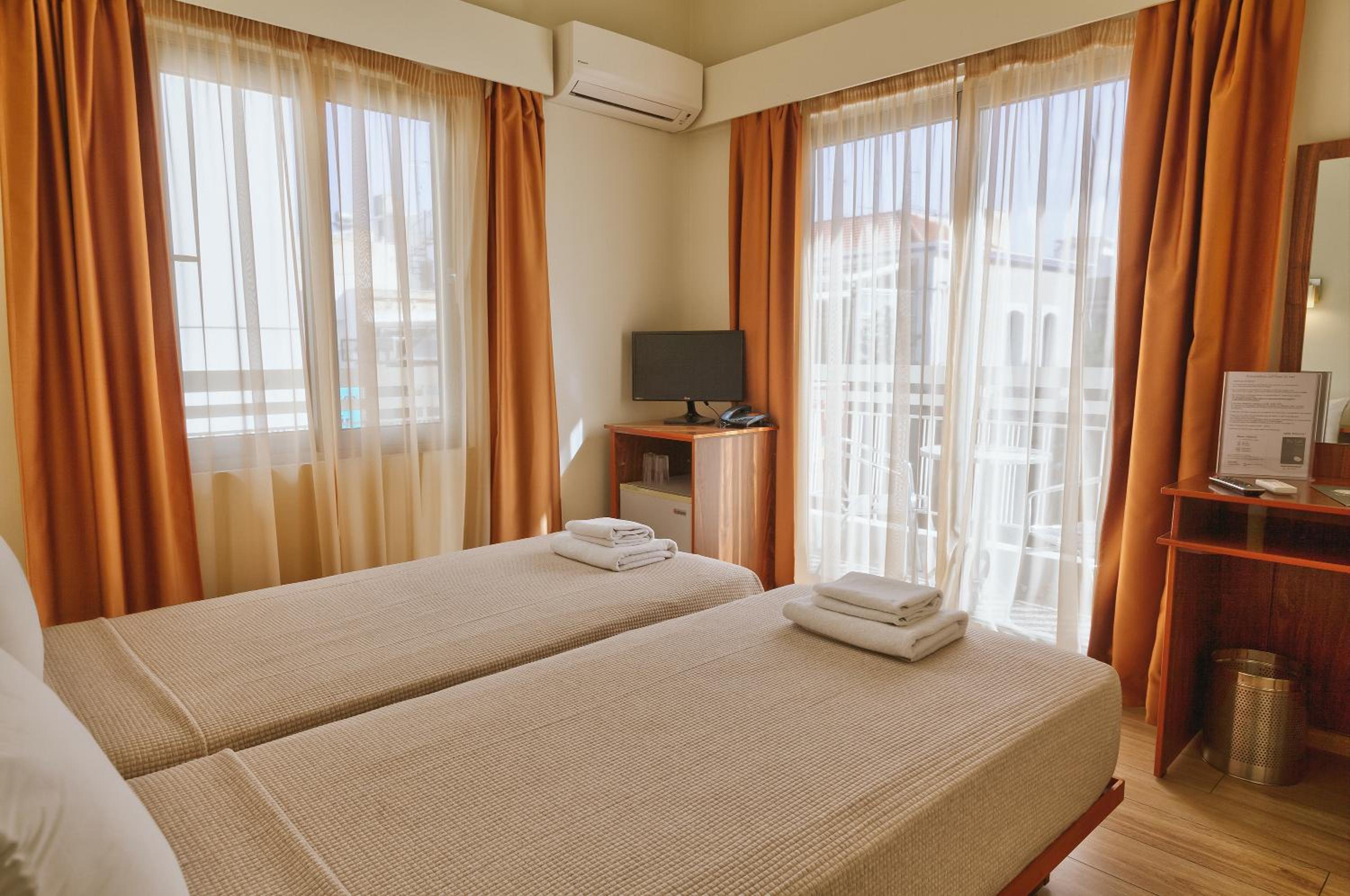 Twin Room with City View