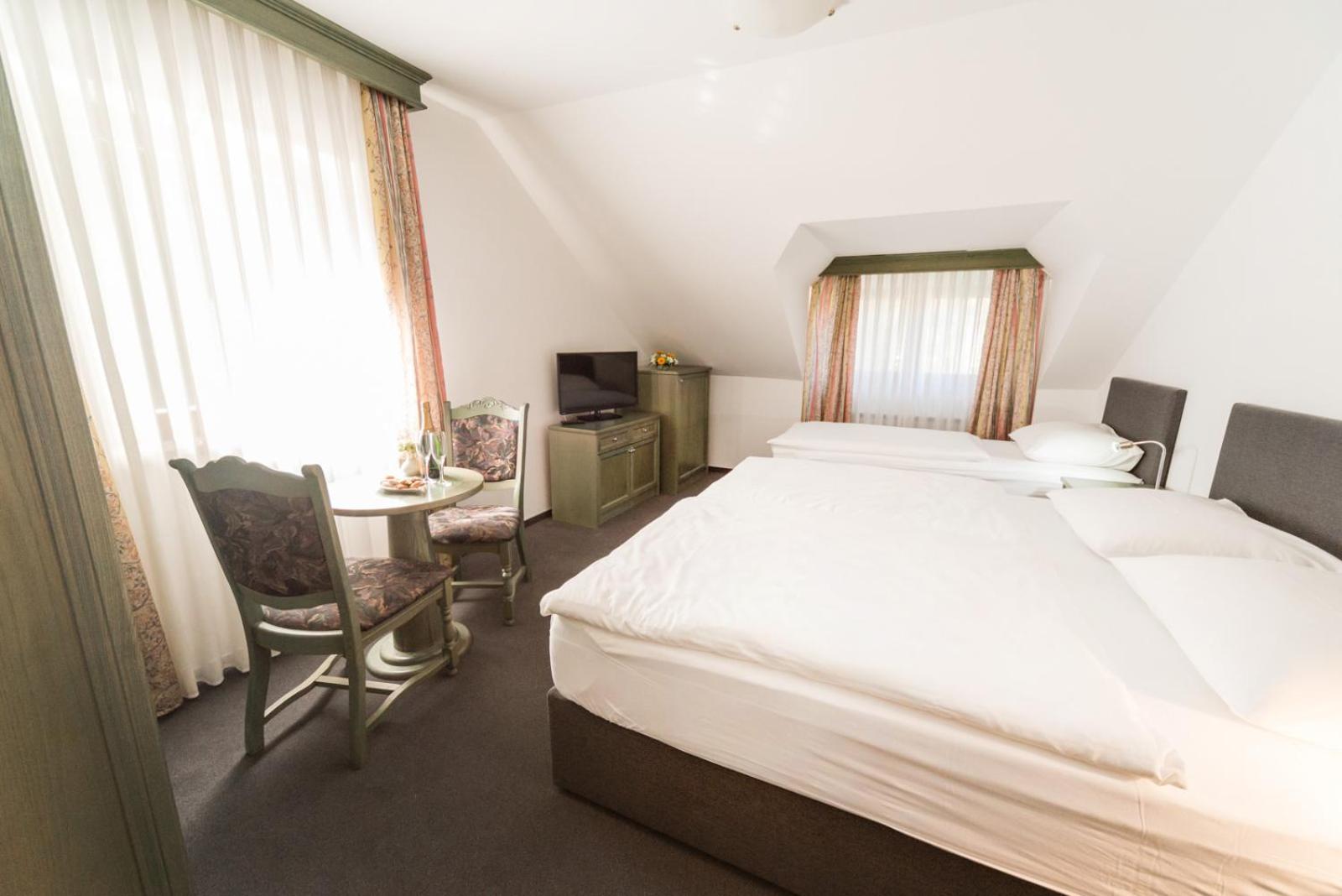 Double Room - Photo 6