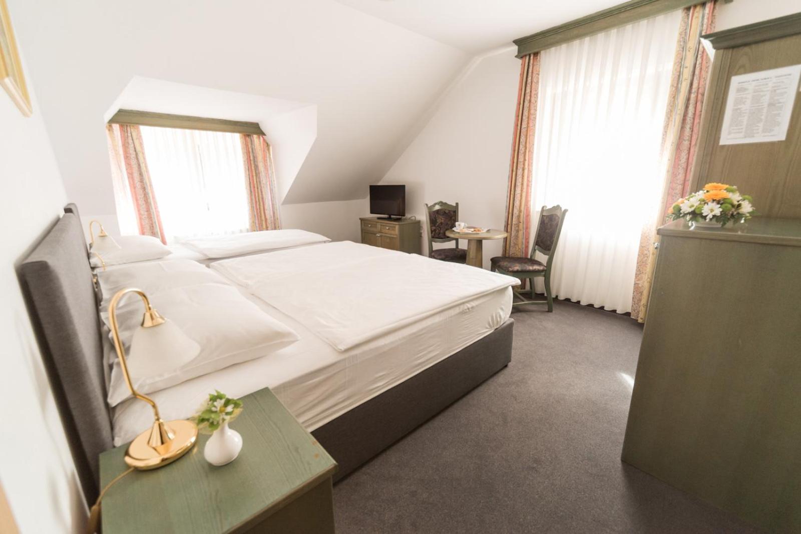 Double Room - Photo 5