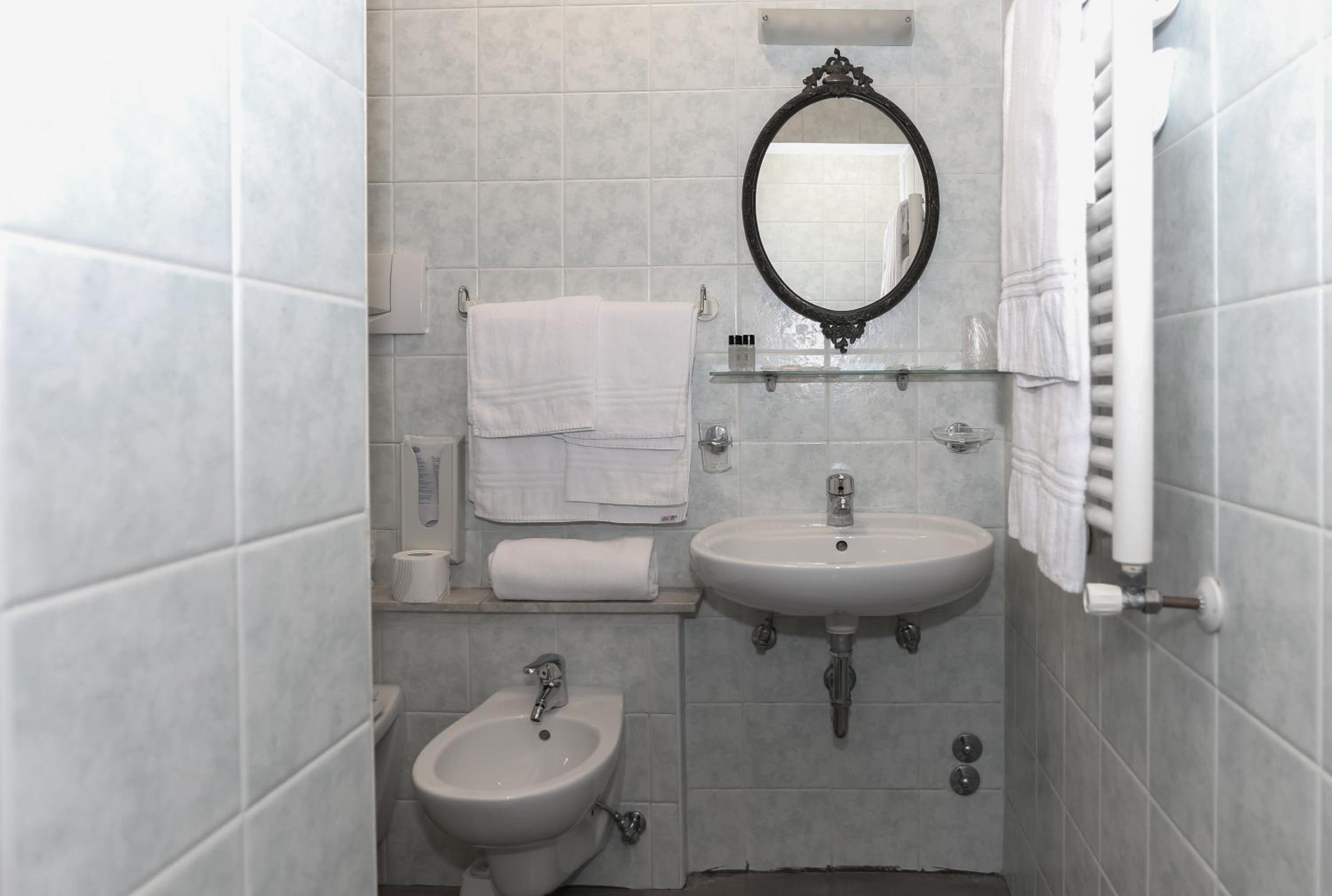 Single Room photo 3