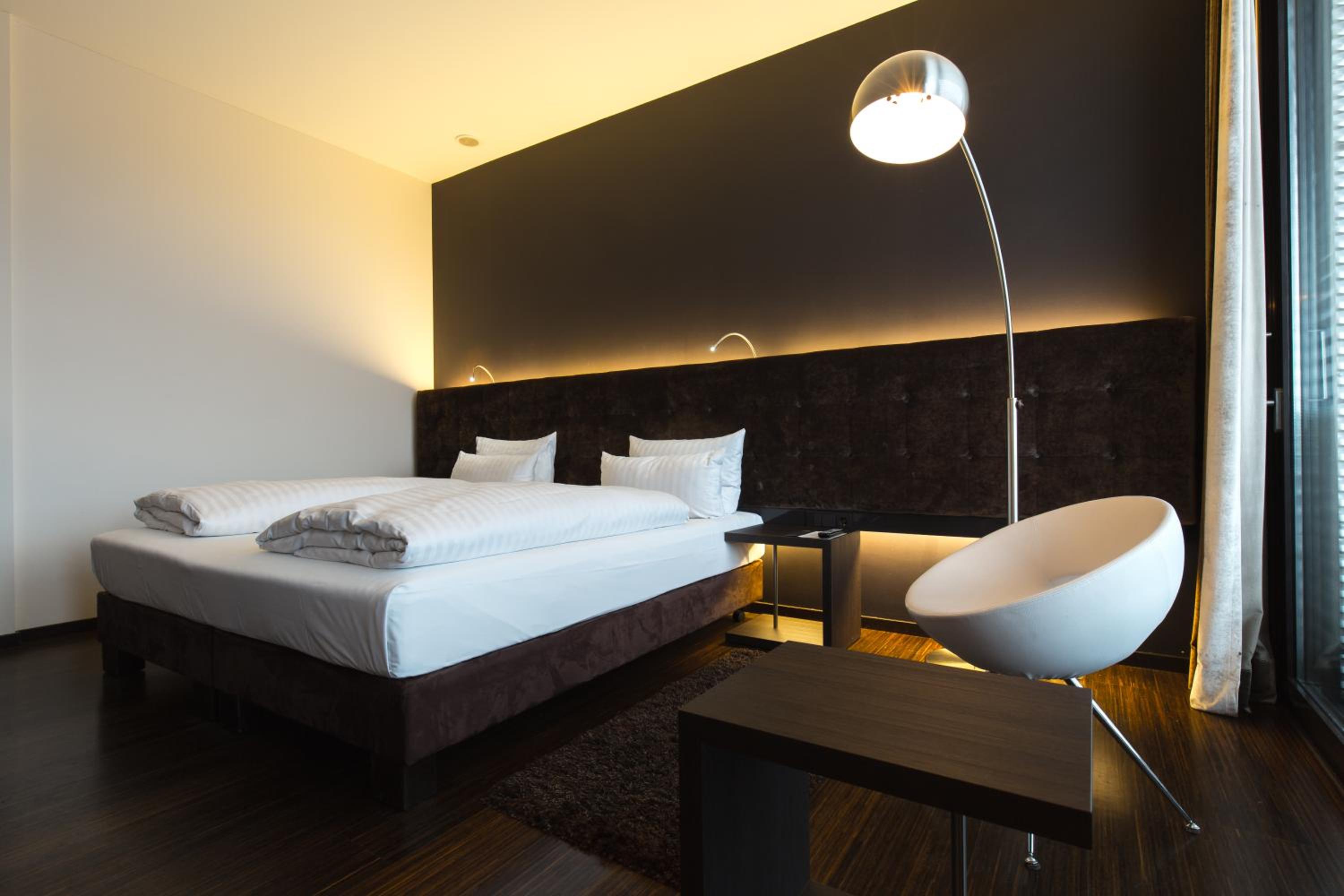 Suite - Photo 7