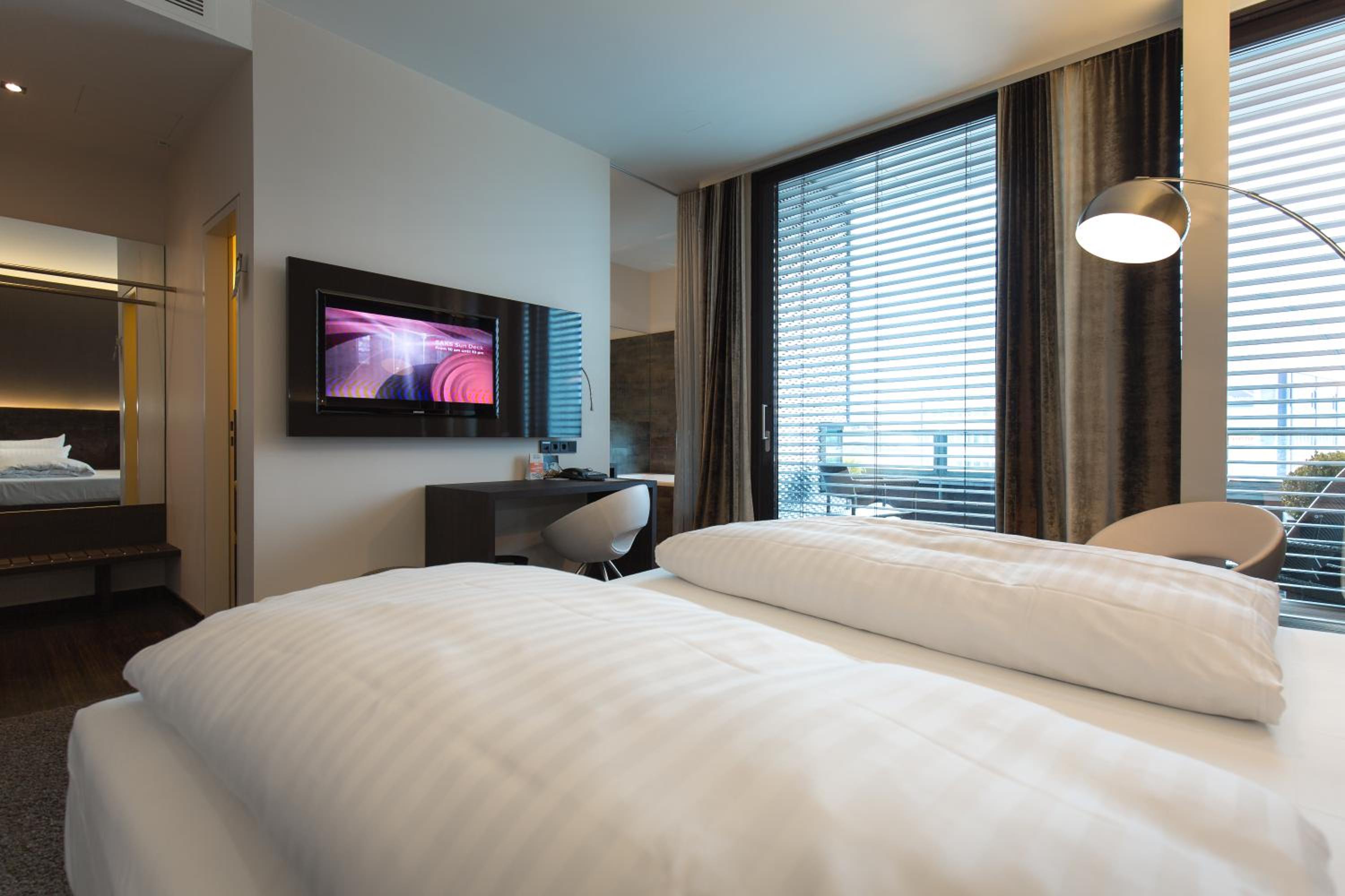 Suite - Photo 5