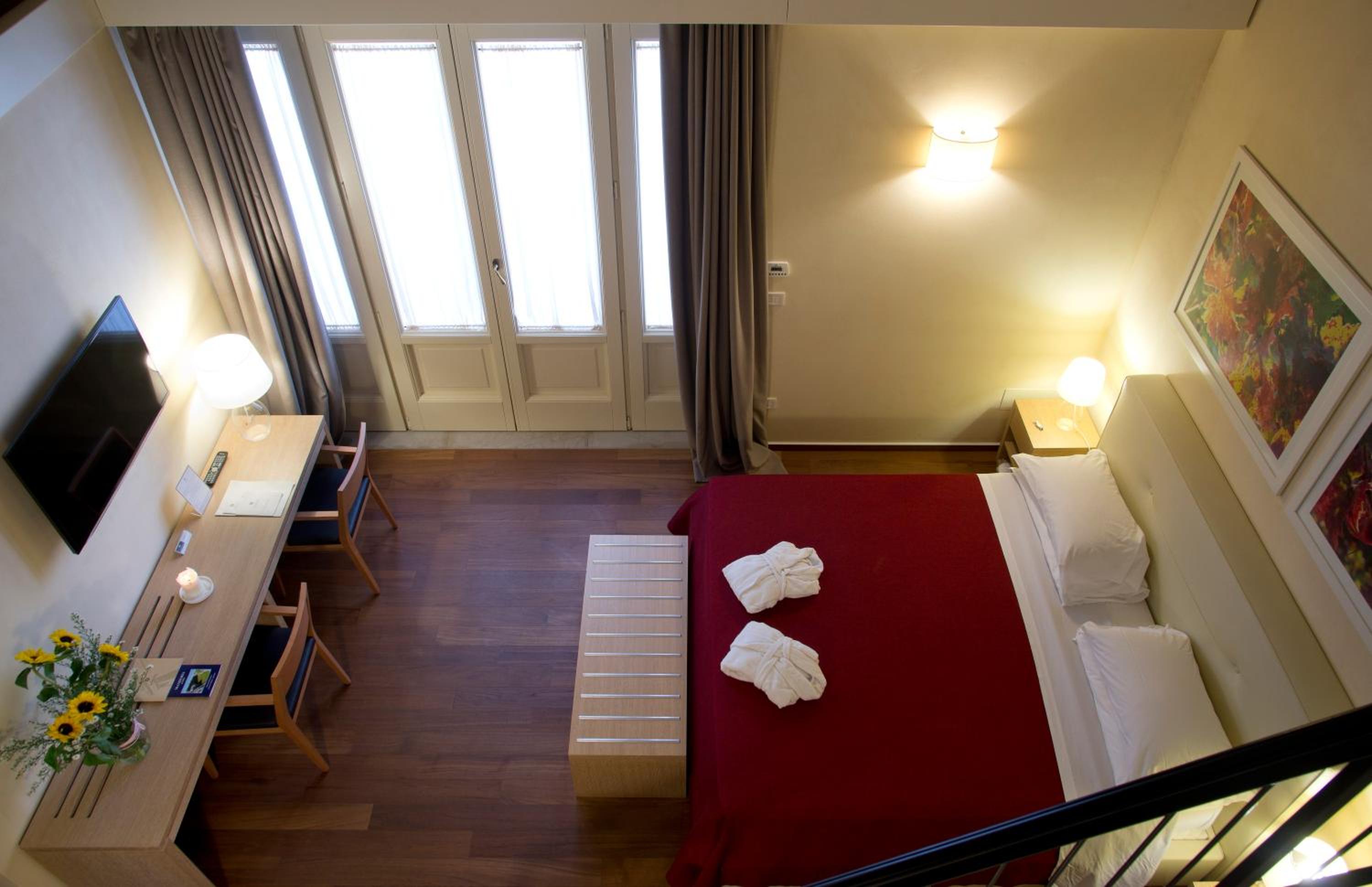 Deluxe Double Room photo 3