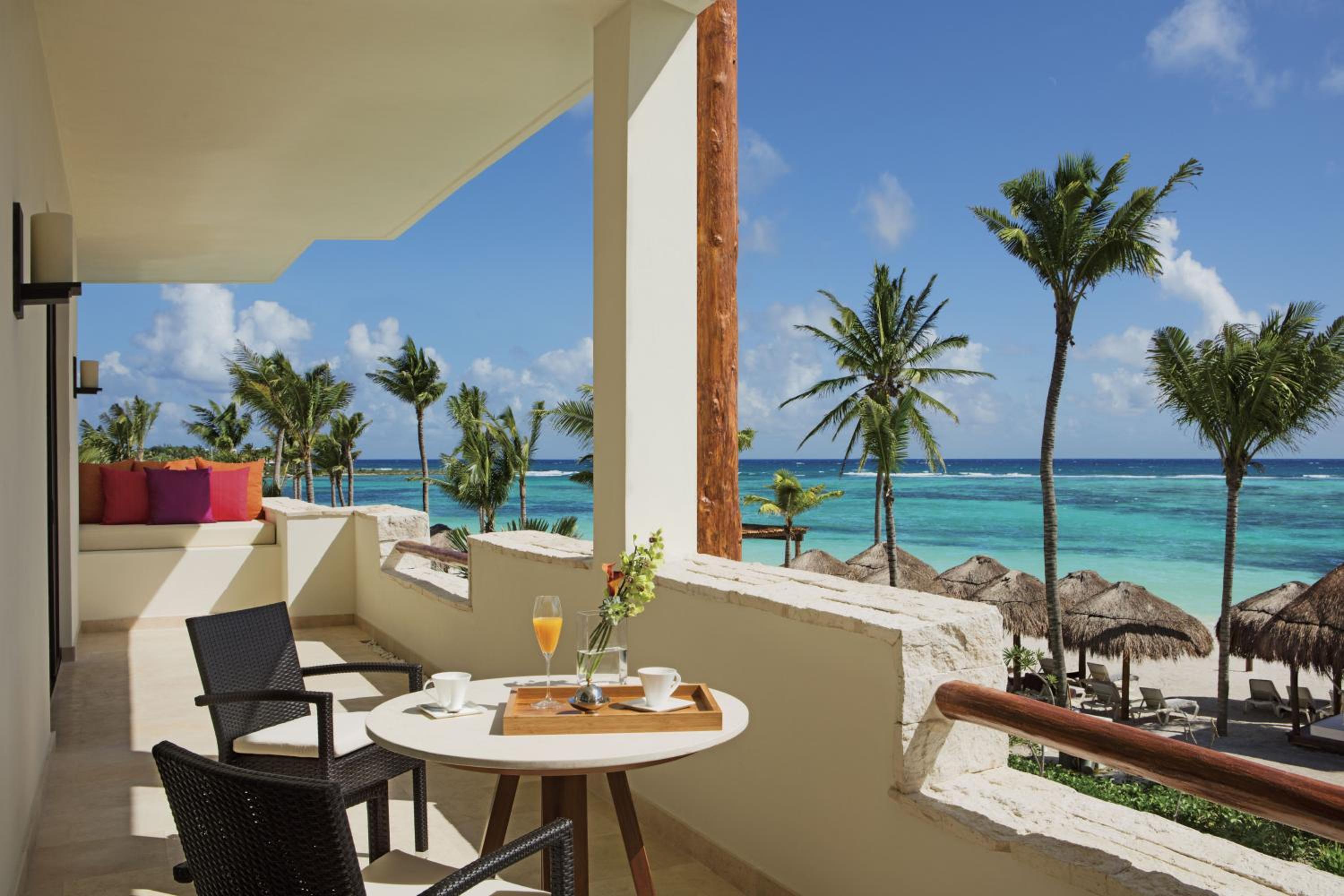 Romance Master Suite Ocean Front thumbnail 5
