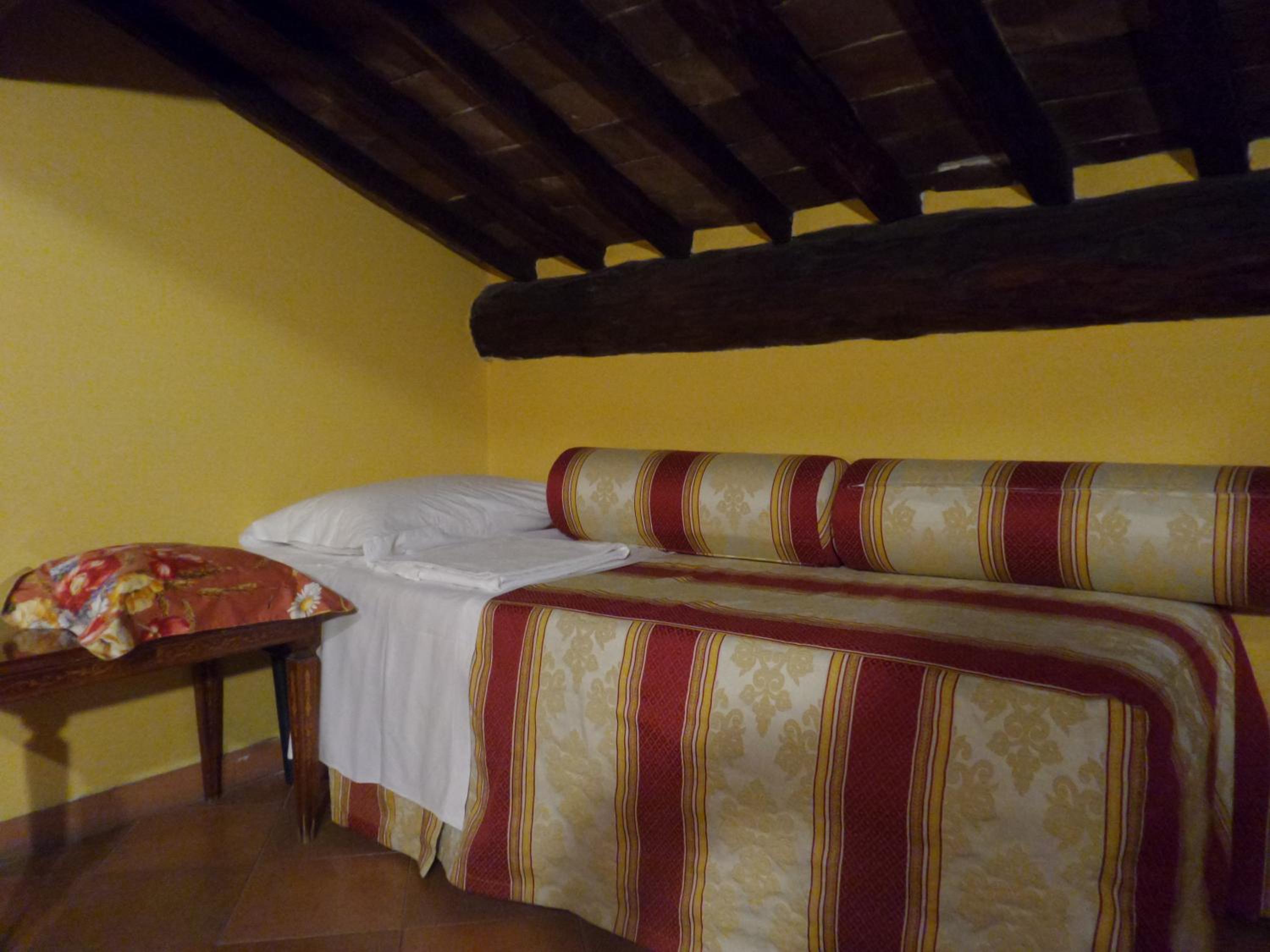 Attic - Photo 9