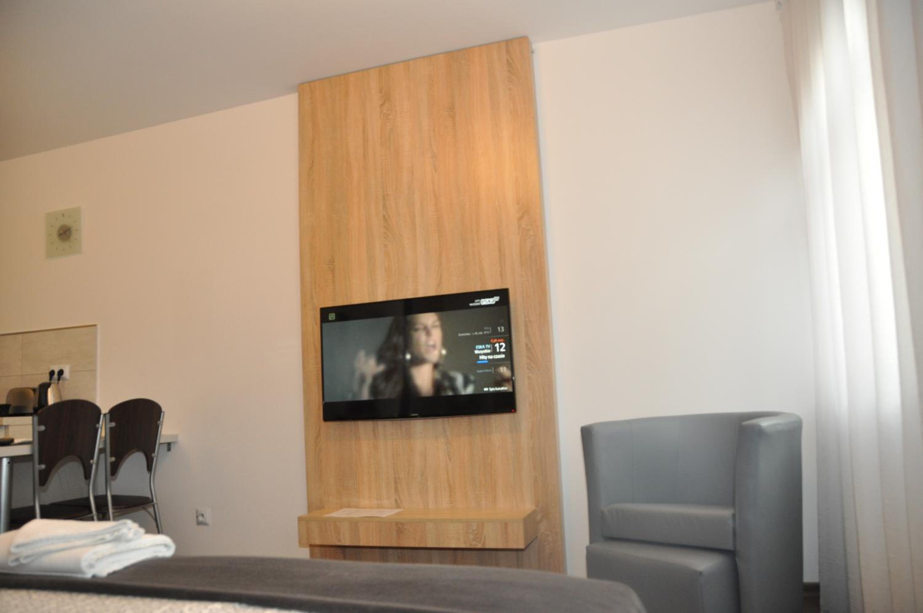 Studio Apartment - Photo 3