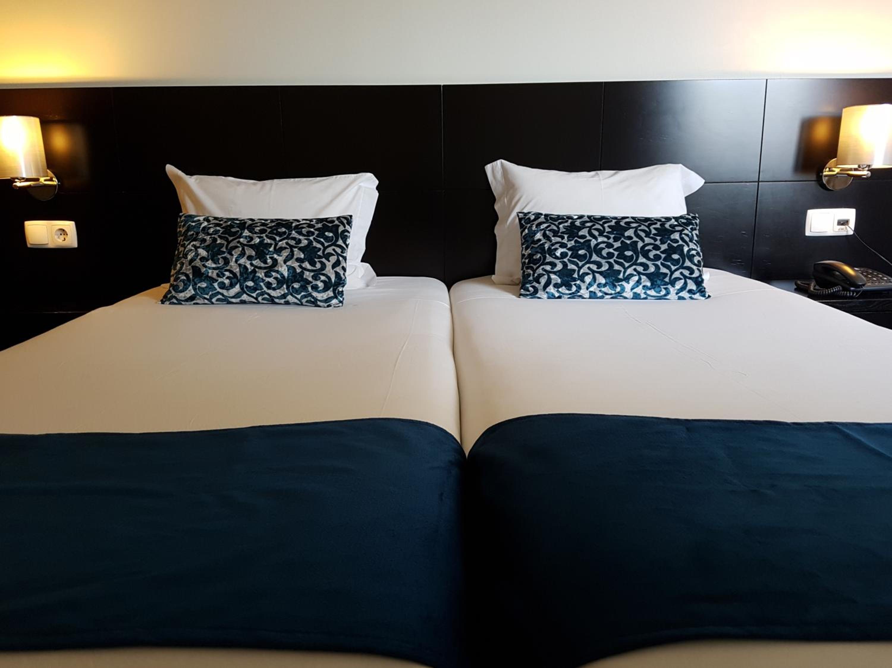 Twin Room - Photo 7