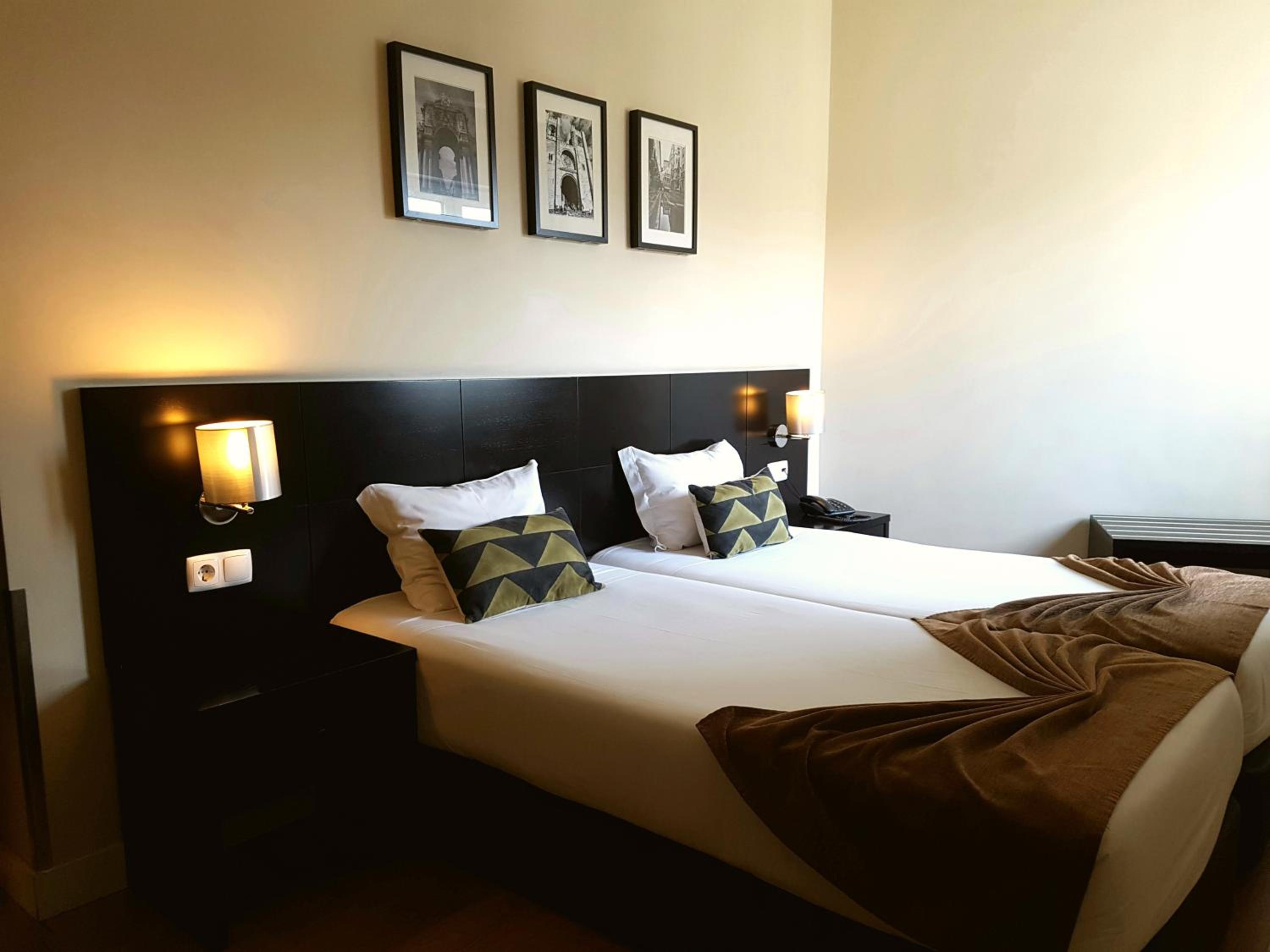 Twin Room - Photo 6