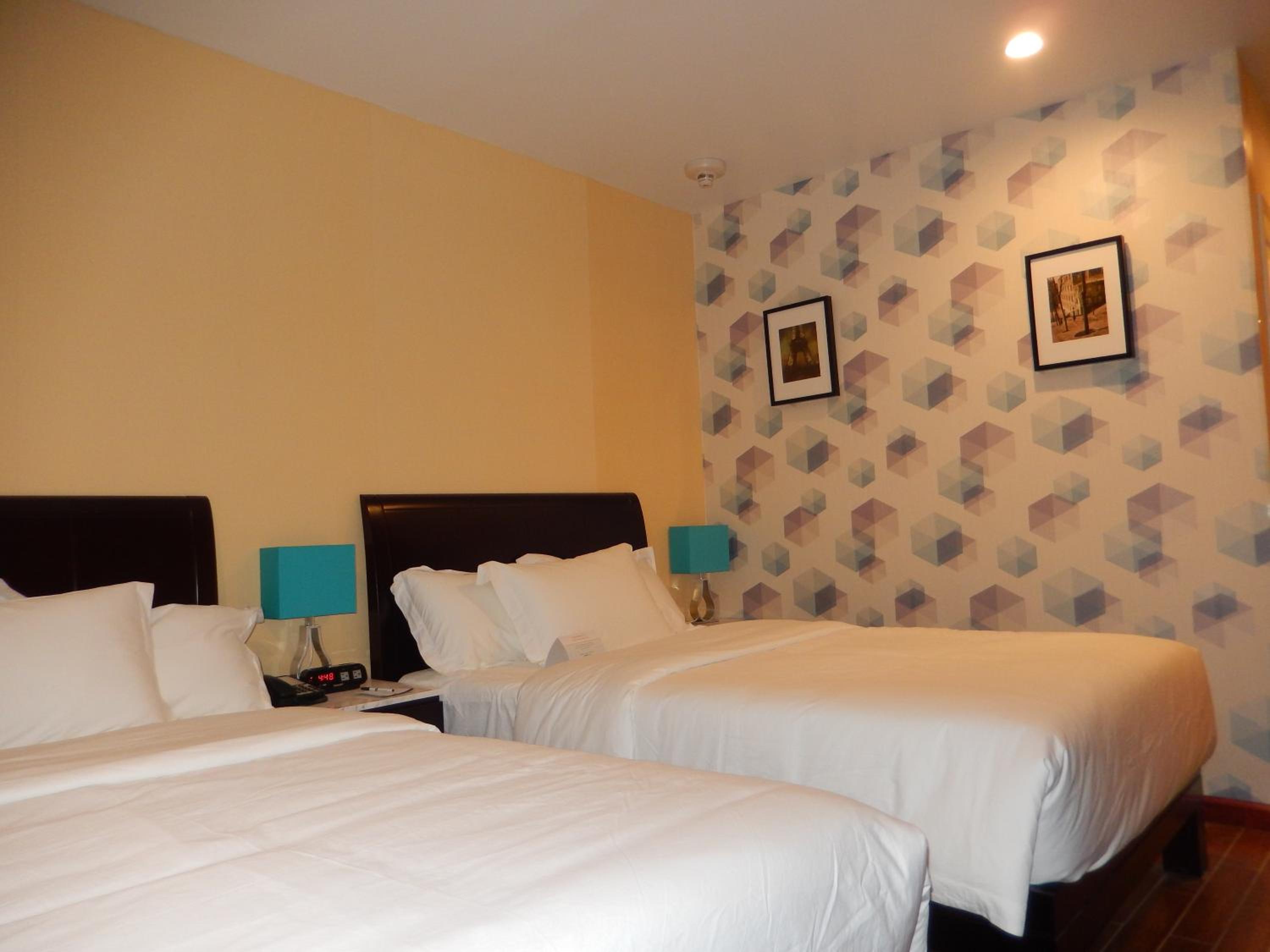 Double Room with Two Double Beds - Non-Smoking photo 2