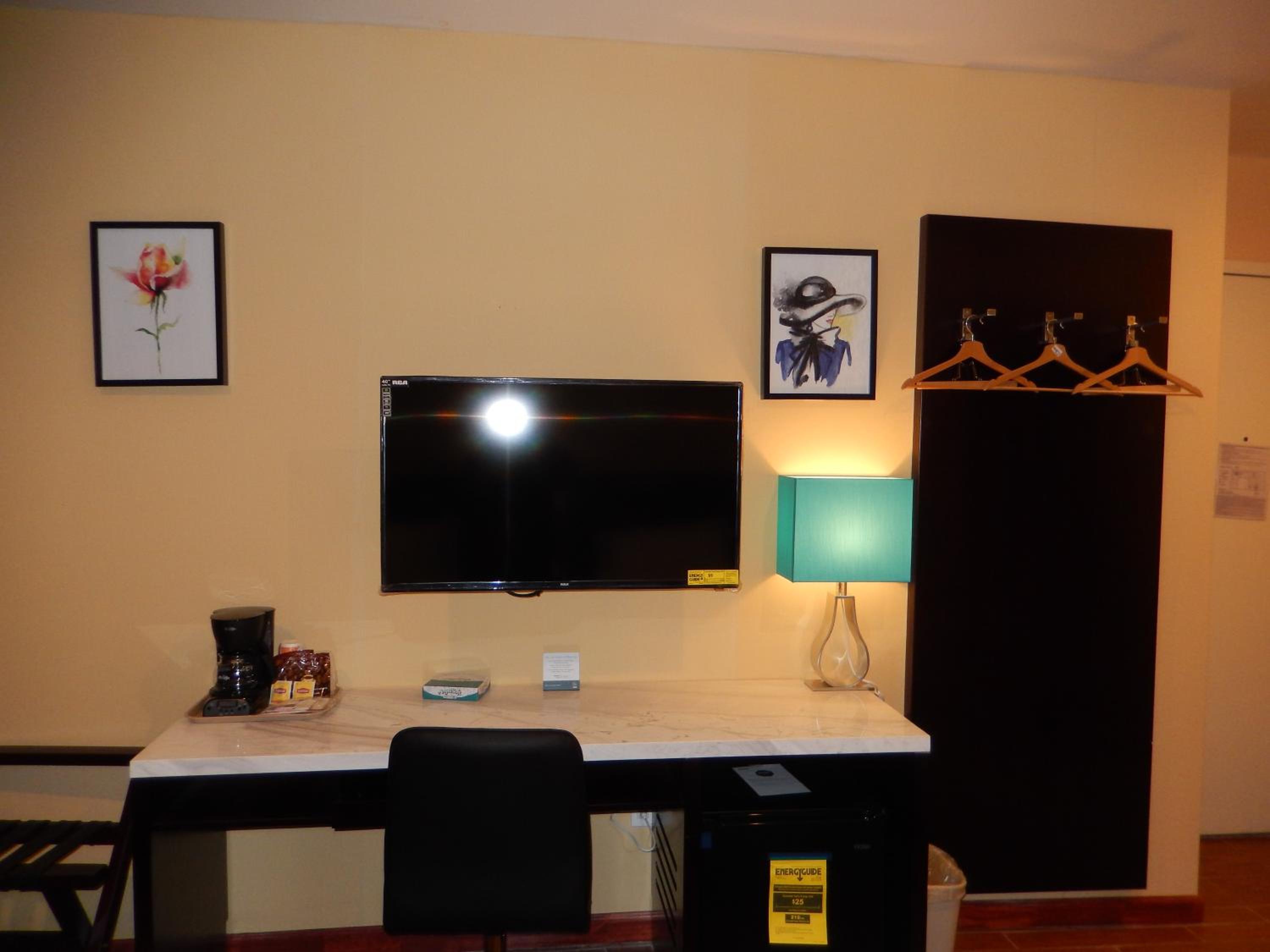 Double Room - Non-Smoking  photo 3