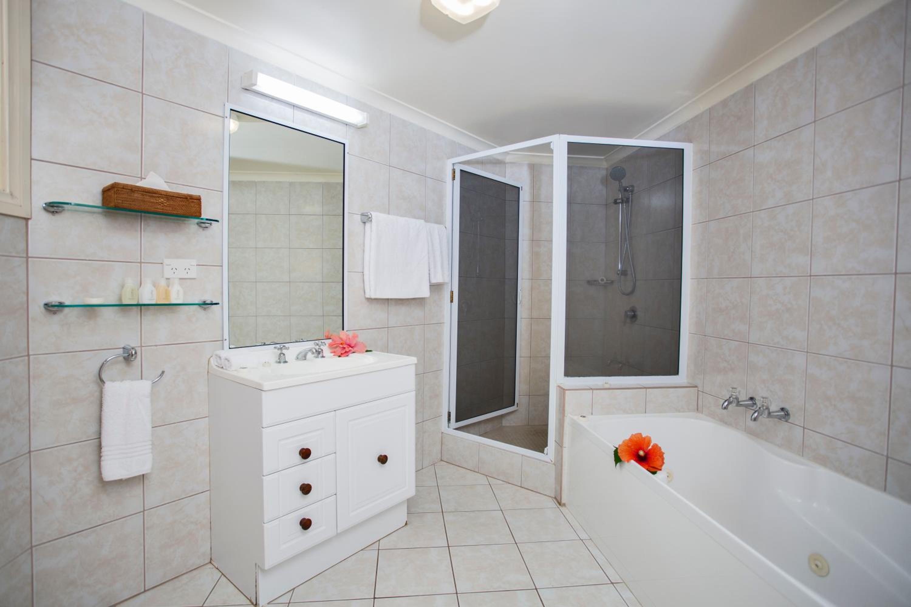 Standard Three-Bedroom Pool Villa  photo 2