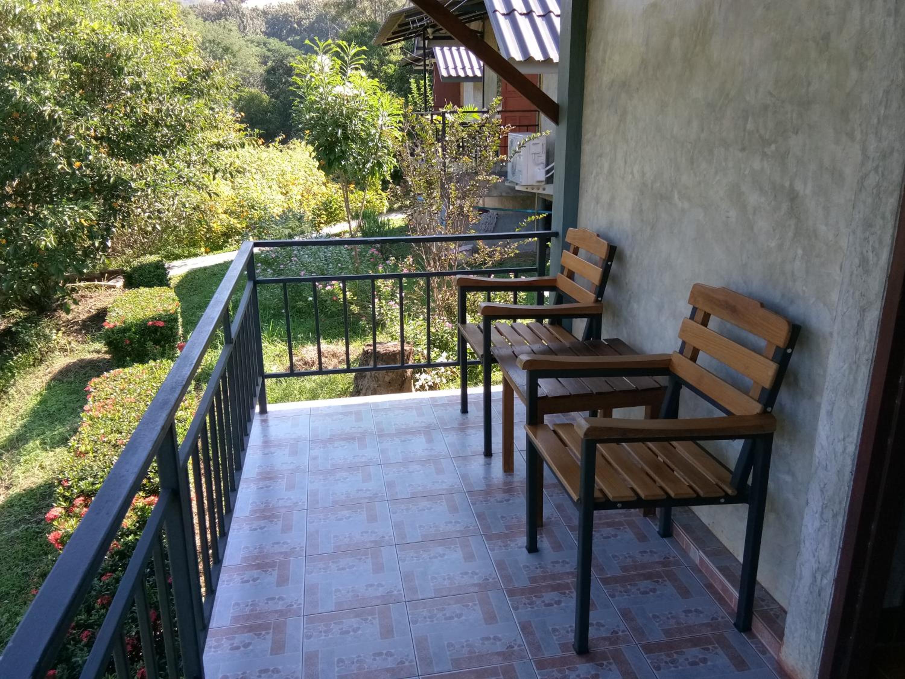 Twin Room with Balcony - Photo 5