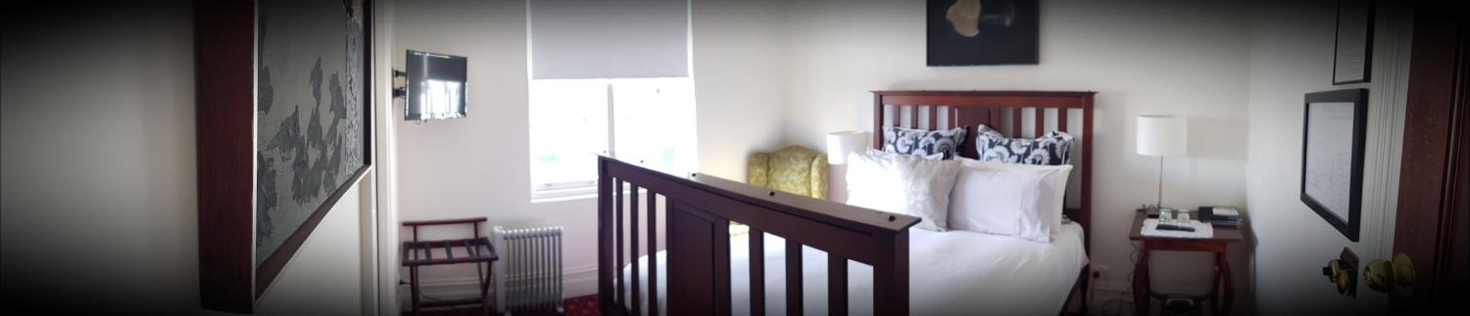 Deluxe Queen Suite photo 3