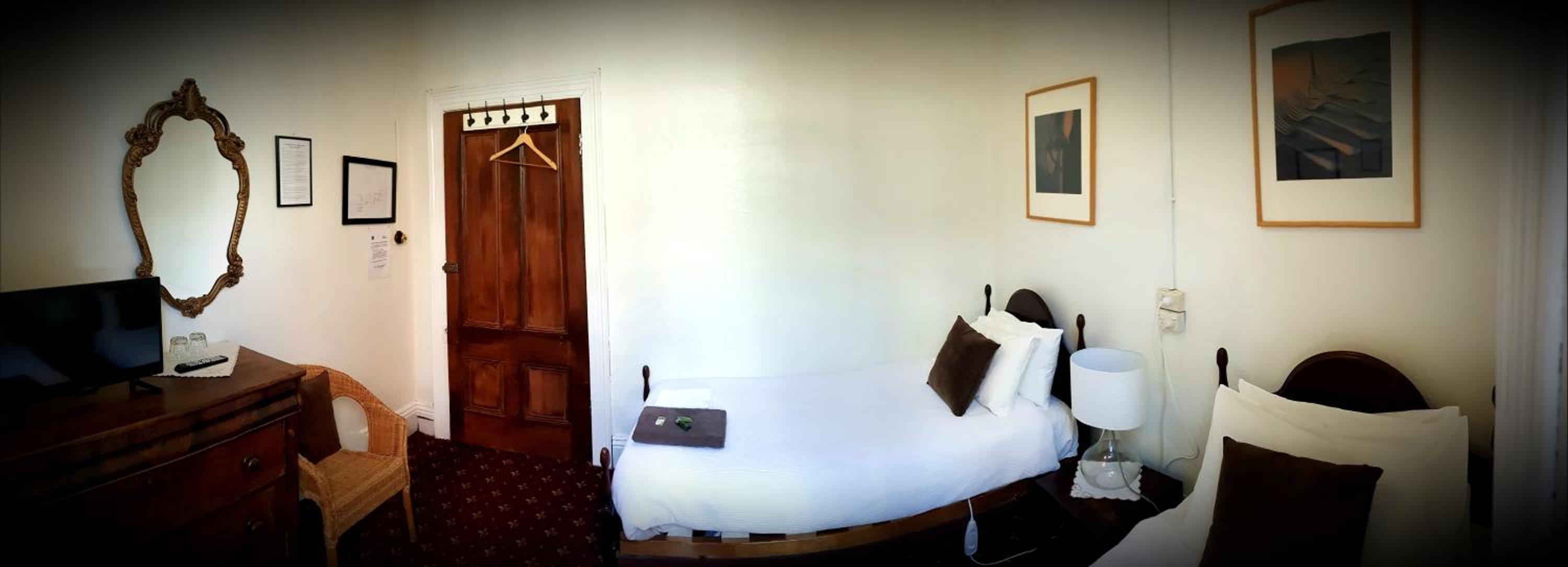 Standard Twin Room photo 3