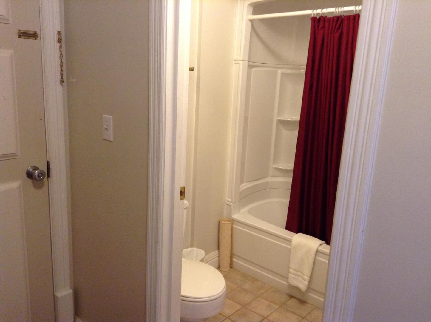 Double Room with Two Queen Beds - Photo 13