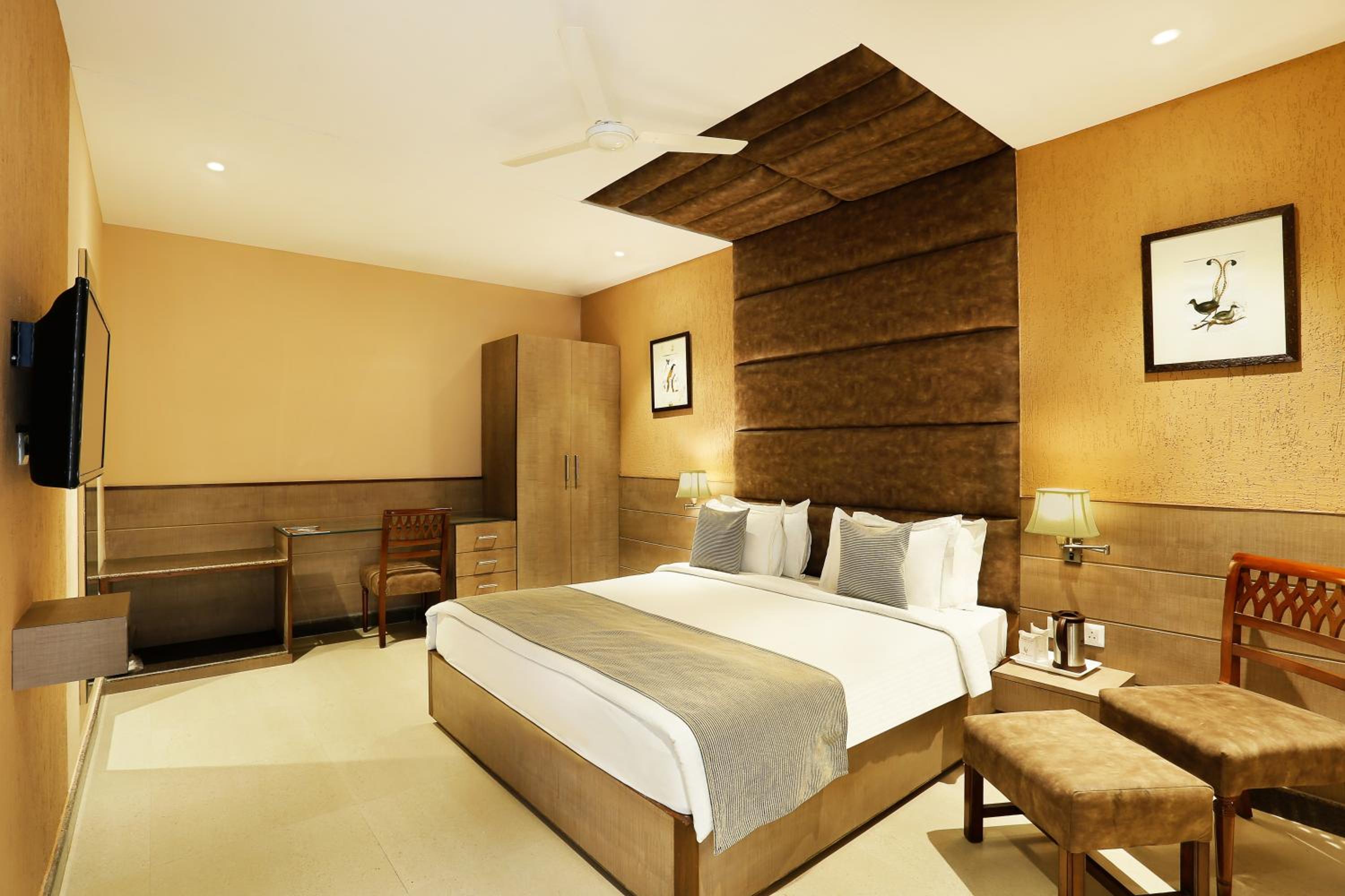 Deluxe Double or Twin Room - Photo 2