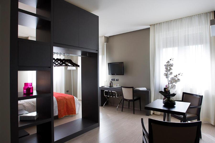 Deluxe Double Room - Photo 1
