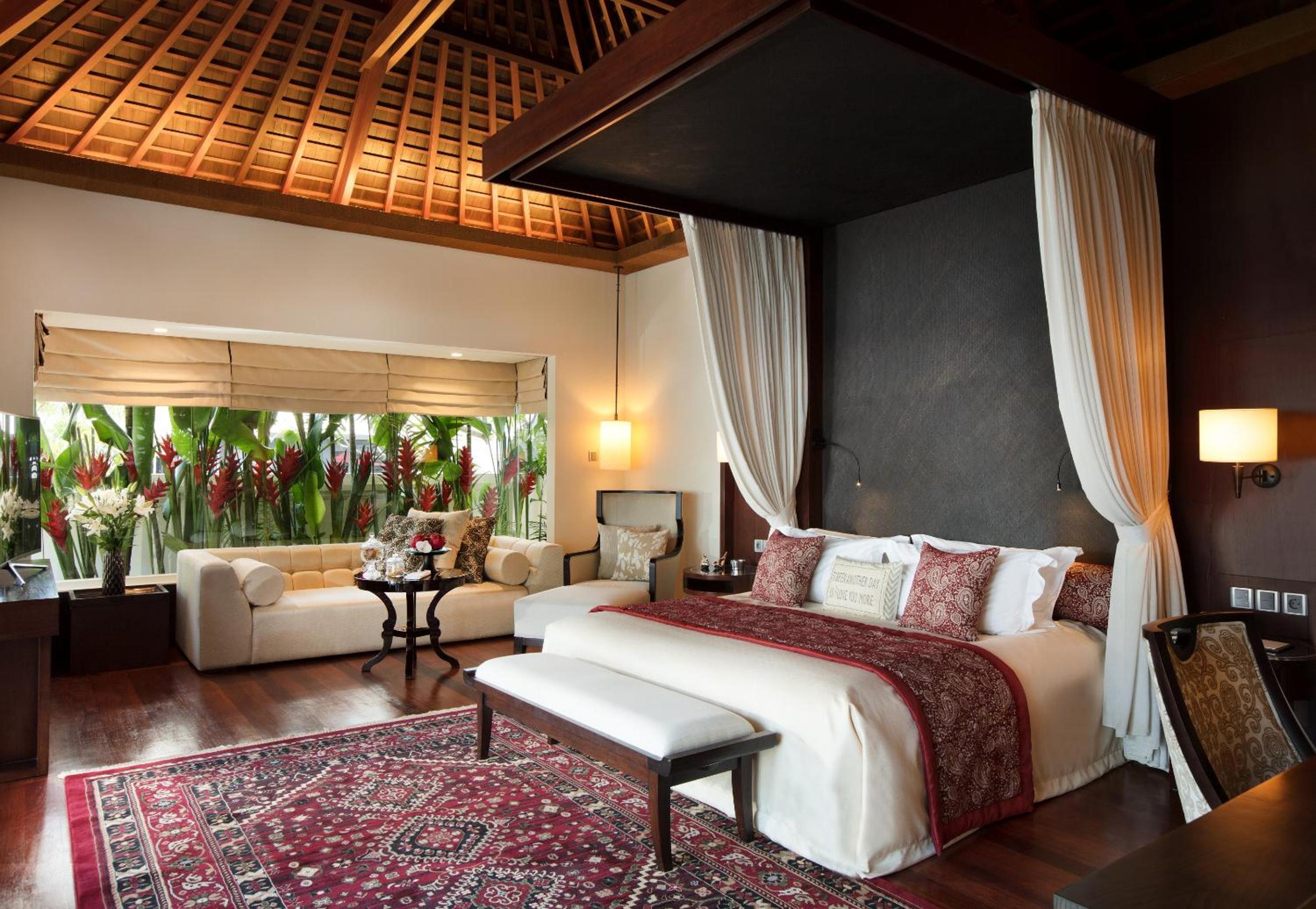 Royal One-Bedroom Private Pool Villa with Free Benefit - Photo 13