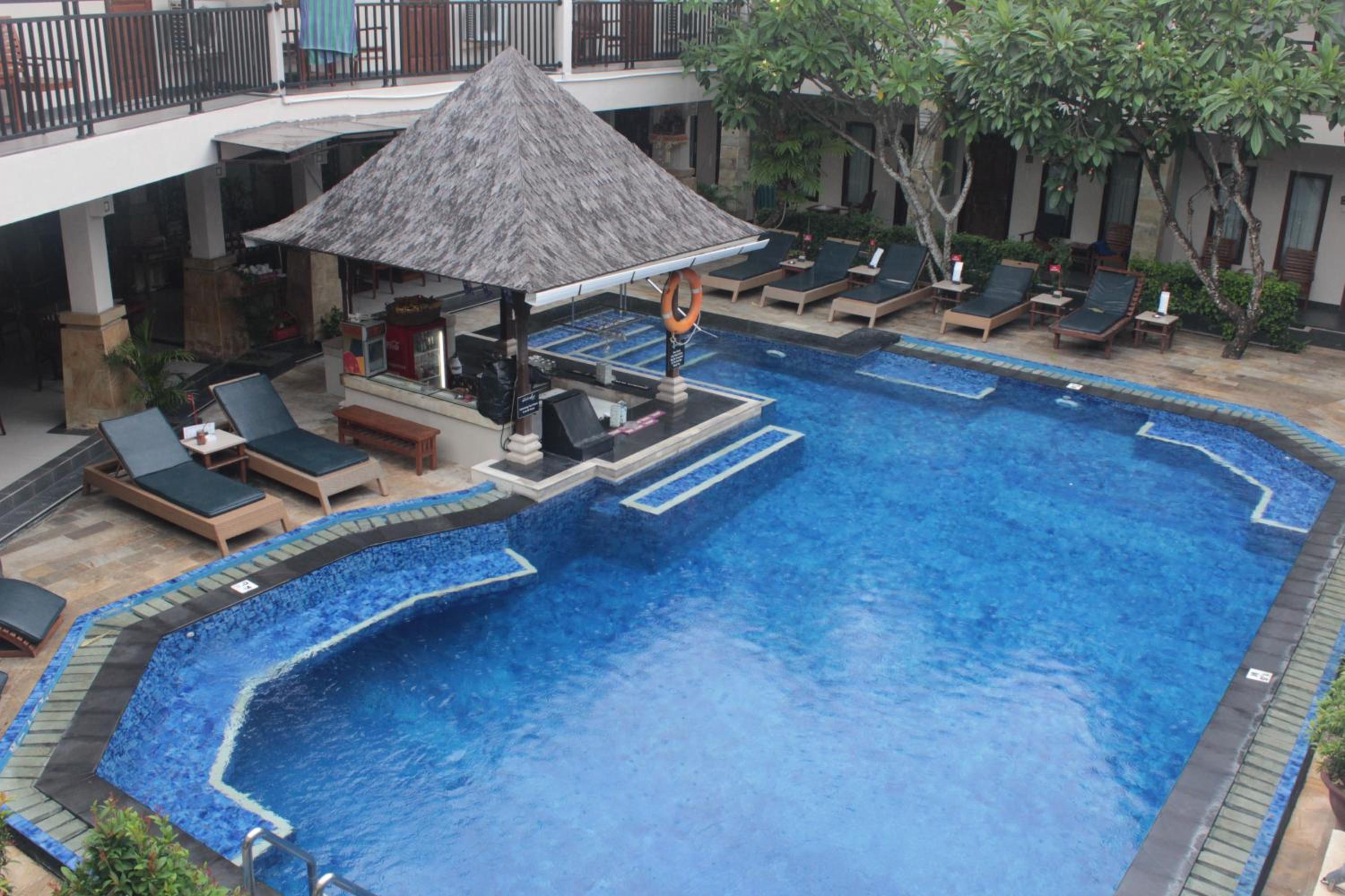 Triple Room with Pool View - Photo 1