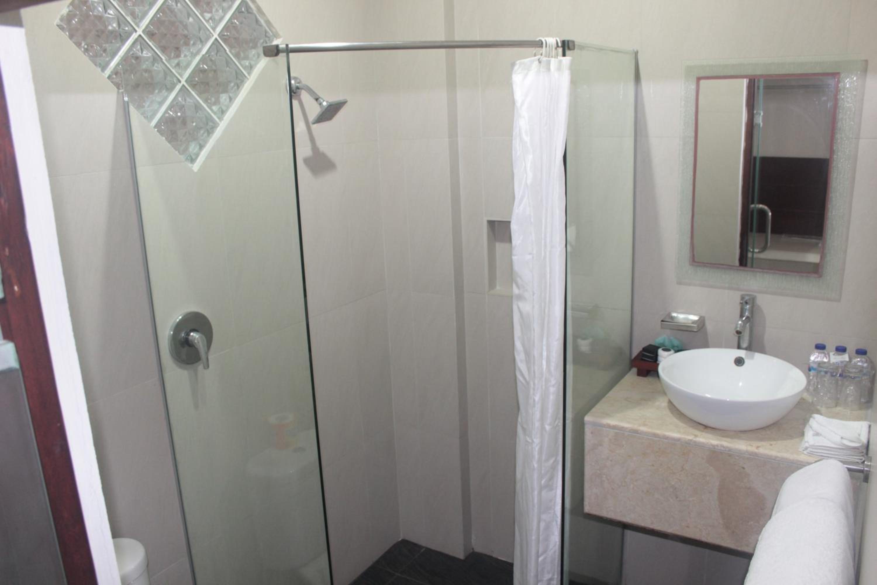 Triple Room with Pool View - Photo 2