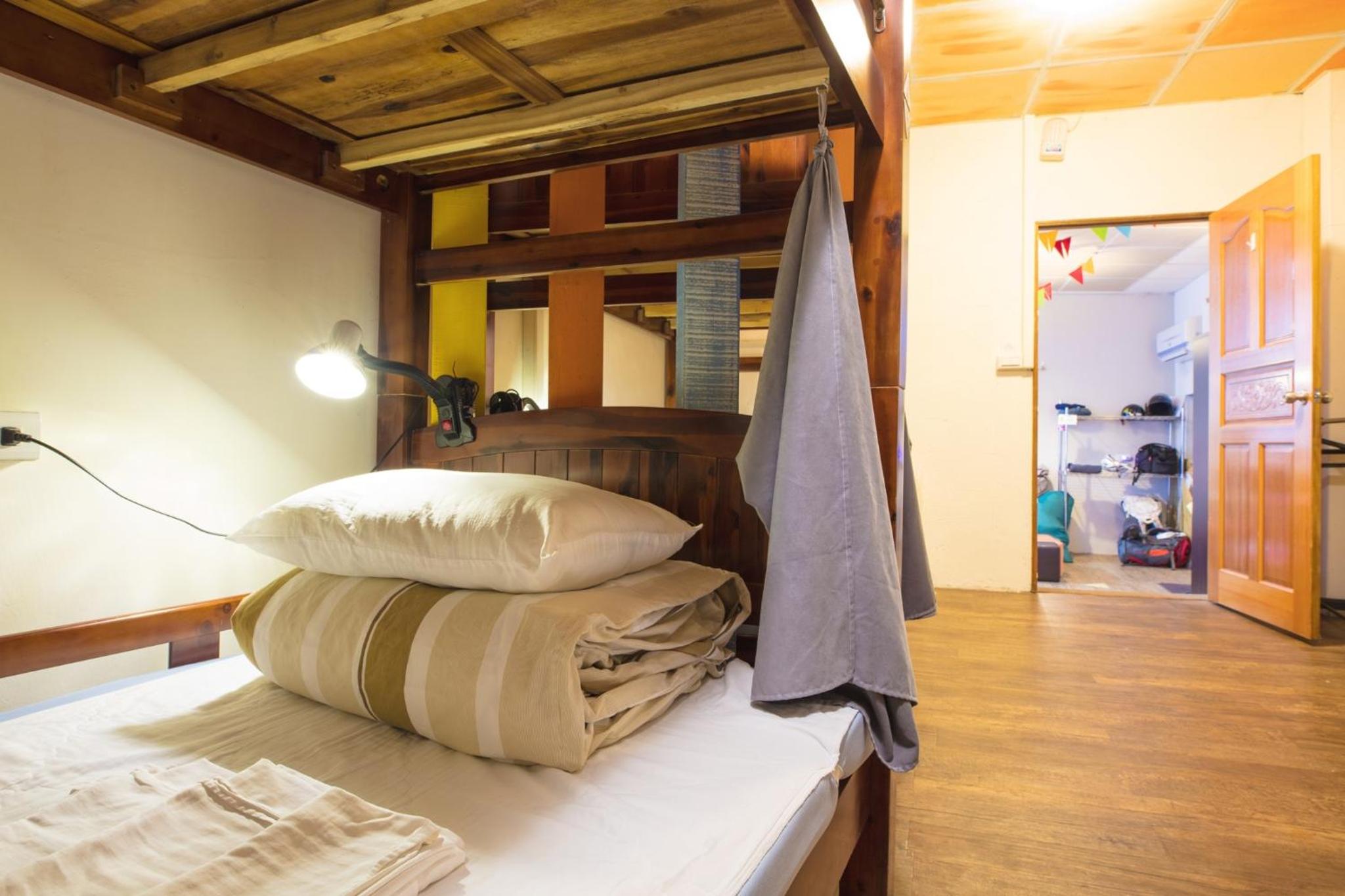 Quadruple Room With Private Bathroom photo 3