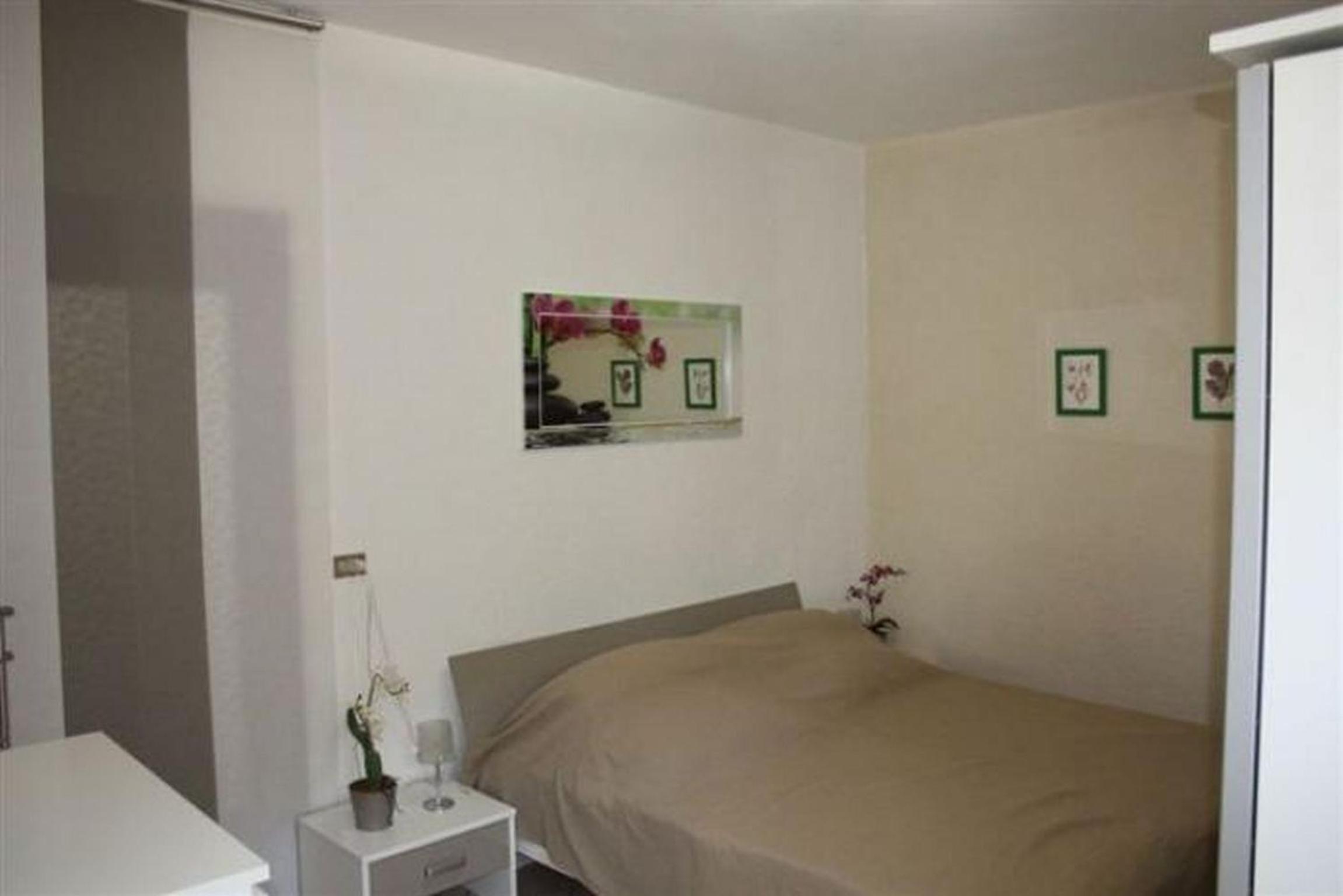Three-Bedroom Apartment - Lake View