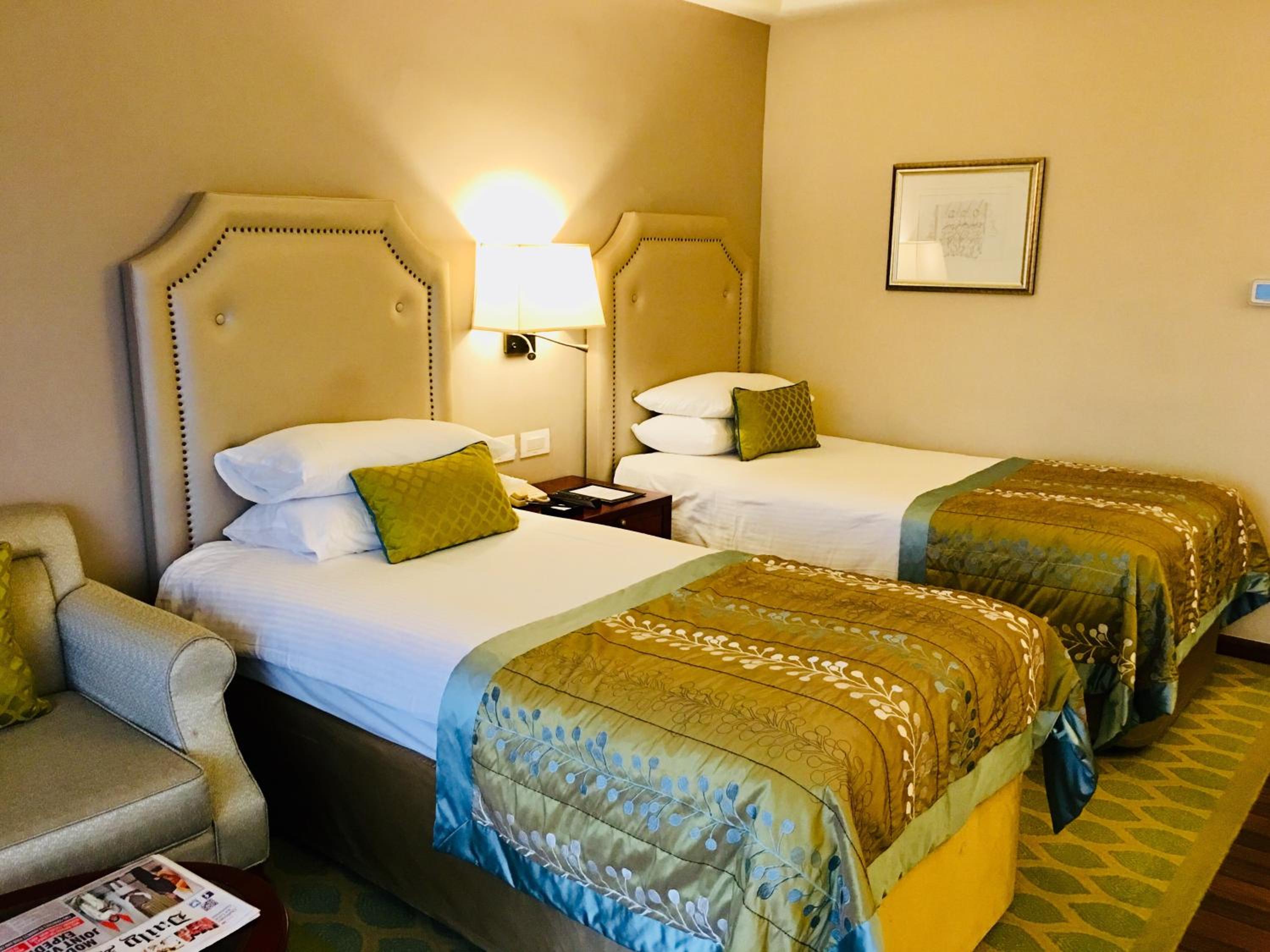Deluxe Room City View Twin Bed - Photo 3