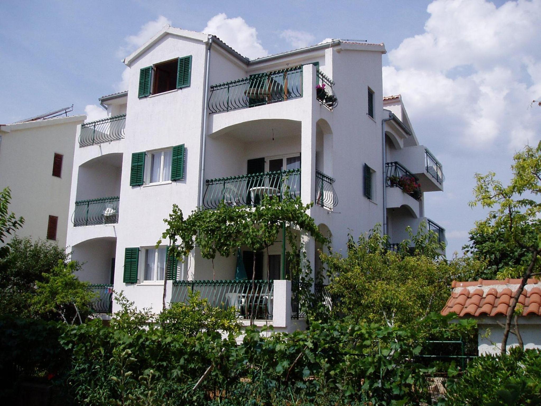 One-Bedroom Apartment with Balcony