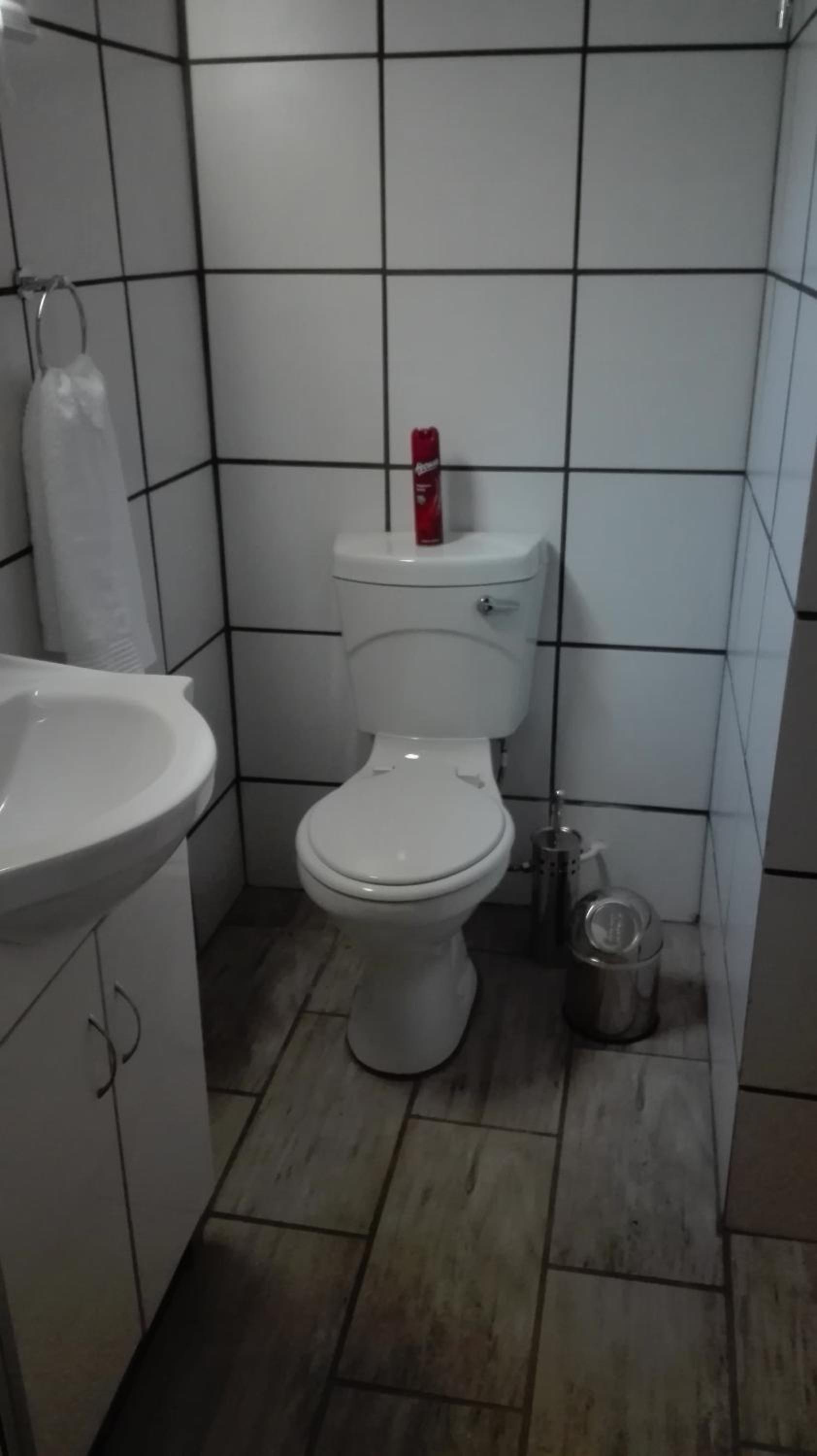 Family Room with Private Bathroom photo 3