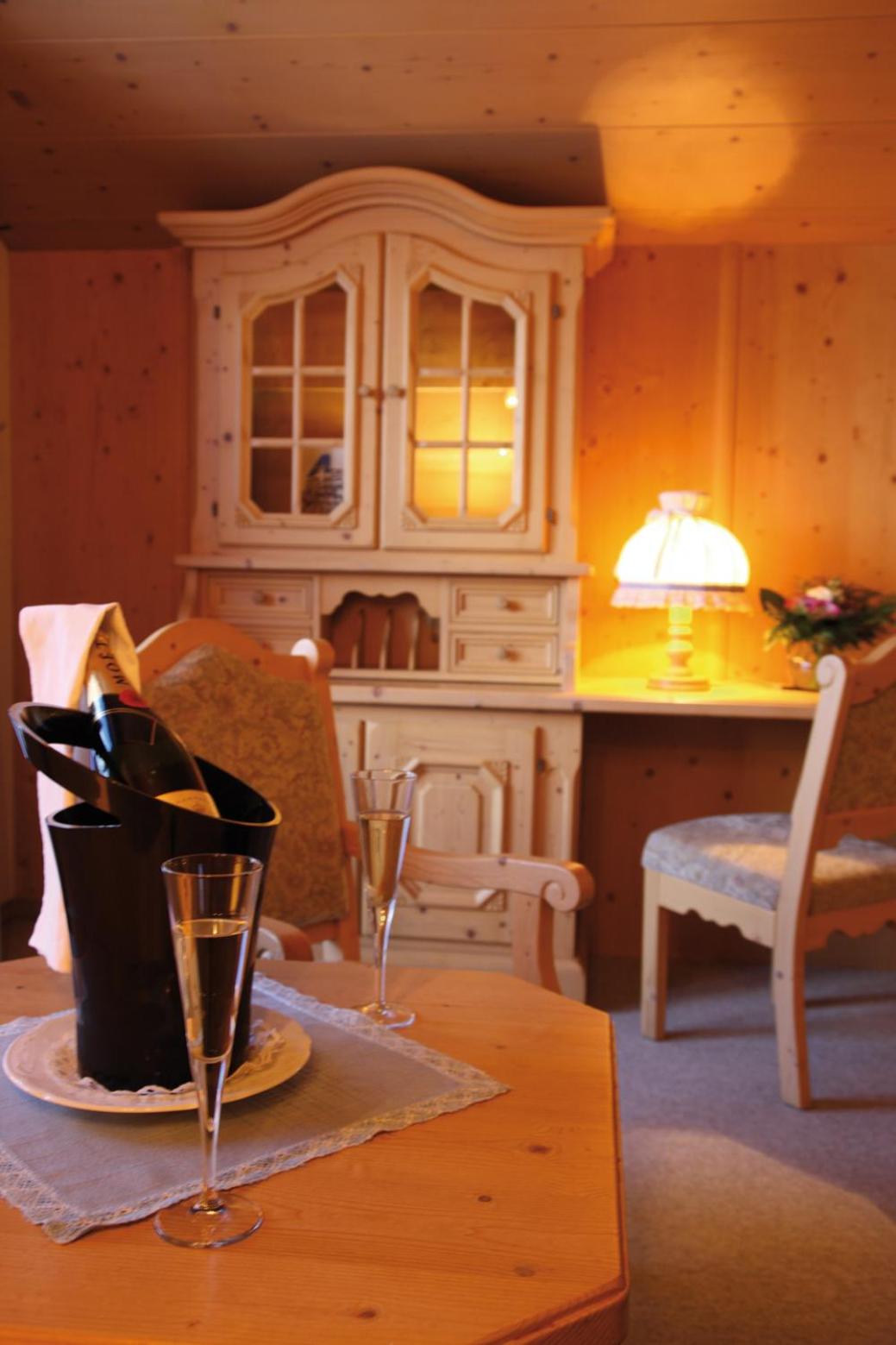 Standard Twin Room with Mountain View photo 2