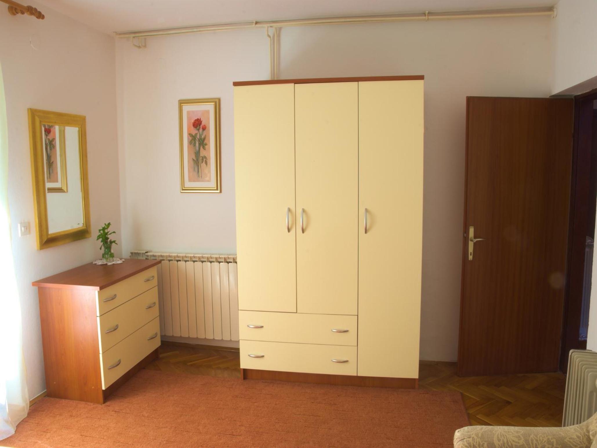 Apartment with Balcony - Photo 19