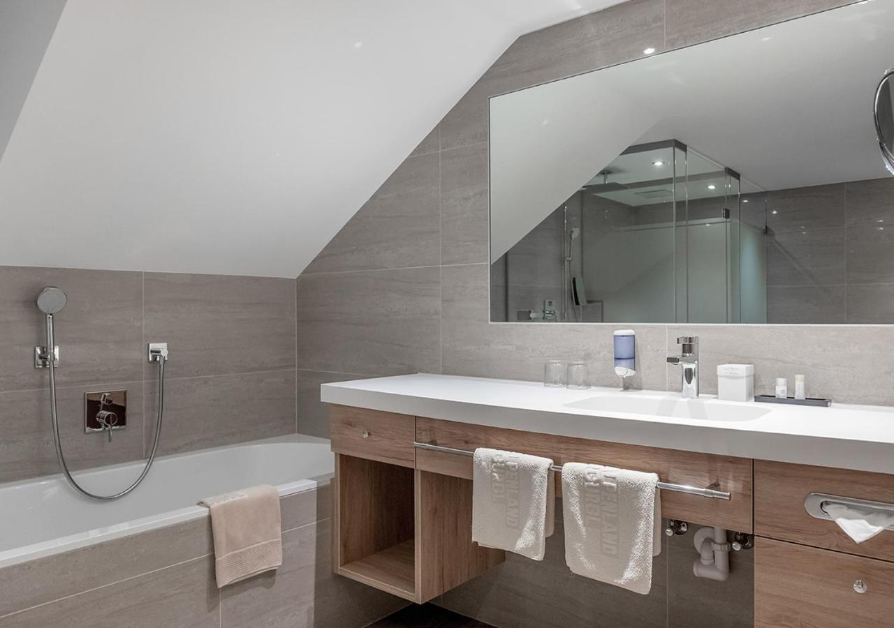 Junior Suite with Mountain View - Photo 3